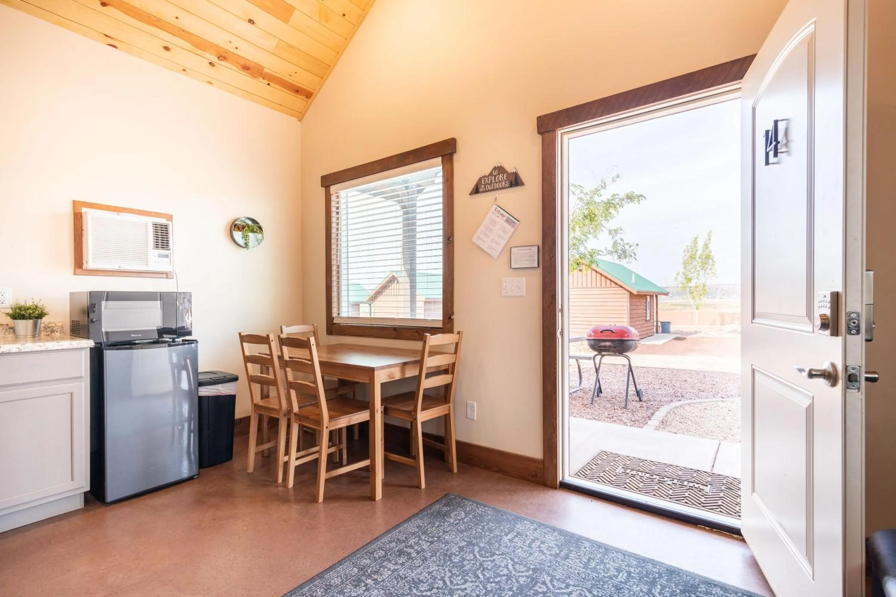 Dining area in Gooseberry Lodges Zion National Park Area