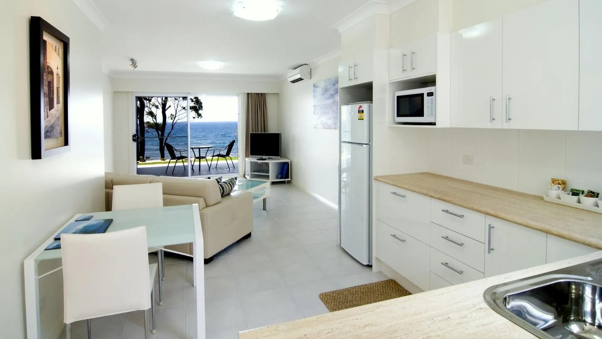 Kitchen or kitchenette in Mollymook Beach Waterfront