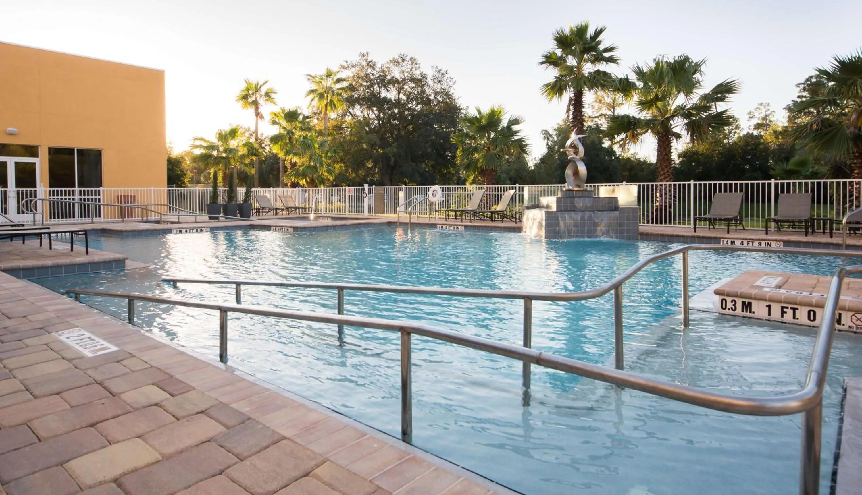 Swimming pool in Hyatt Place Orlando/Lake Buena Vista