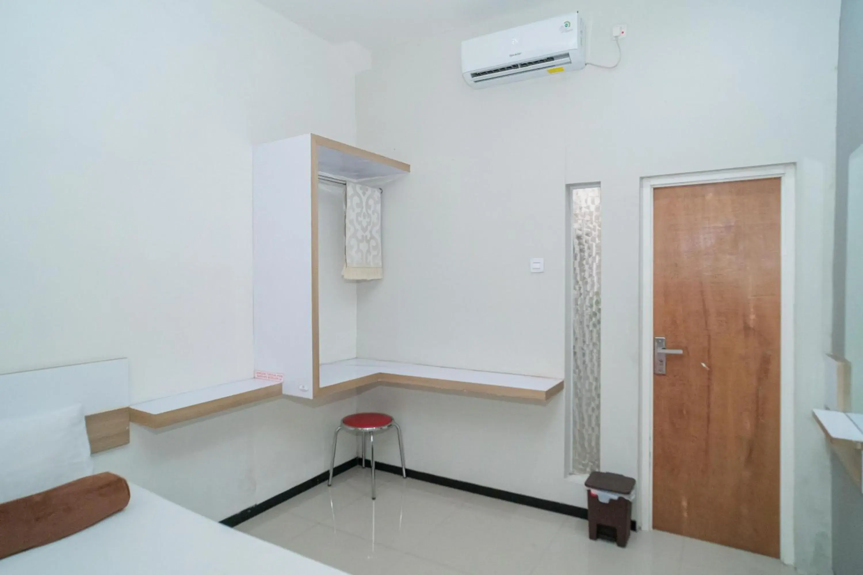 Bedroom in RedDoorz Syariah near Transmart MX Malang Bedroom in RedDoorz Syariah near Transmart MX Malang