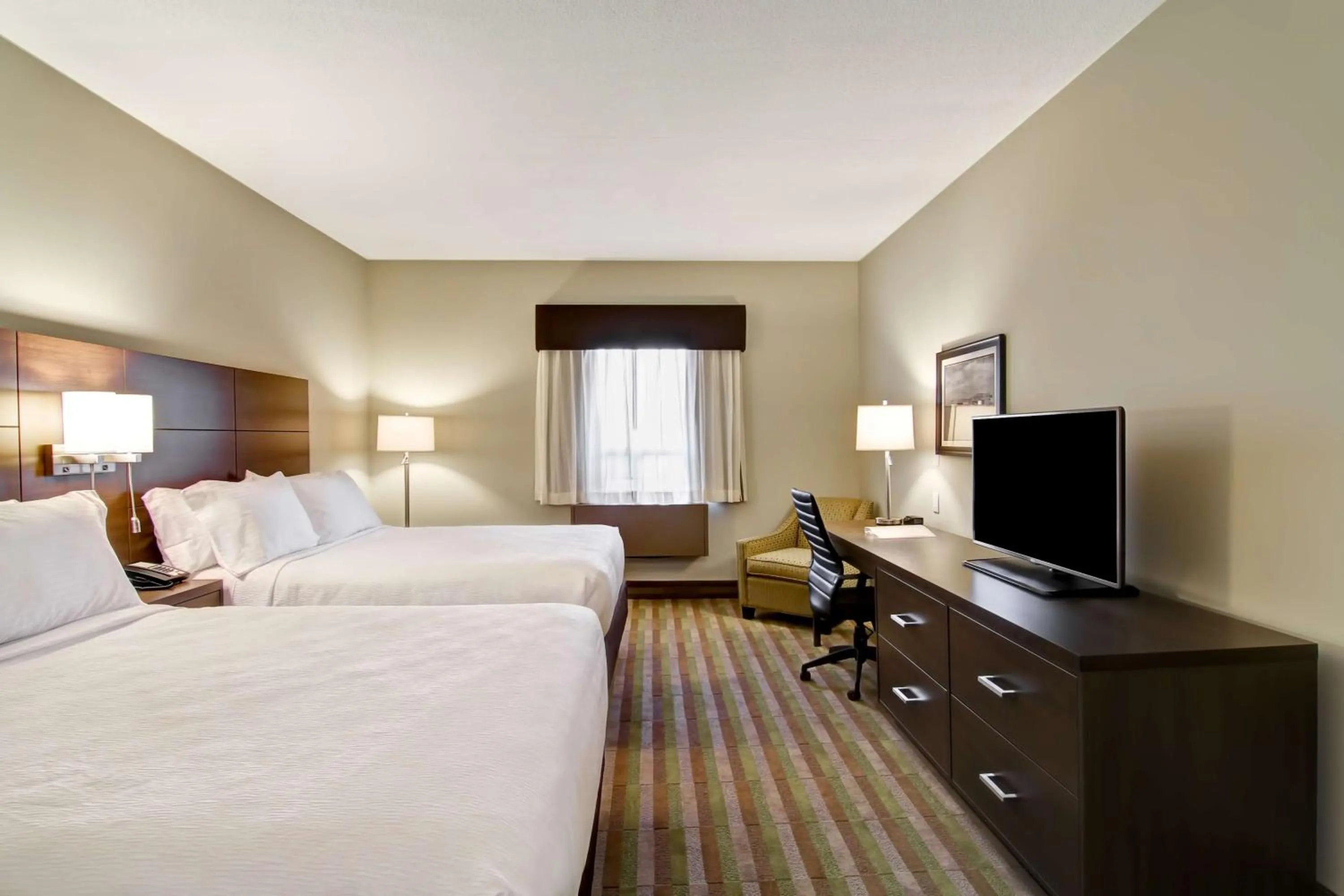 Bedroom, Bed in Best Western London Airport Inn & Suites