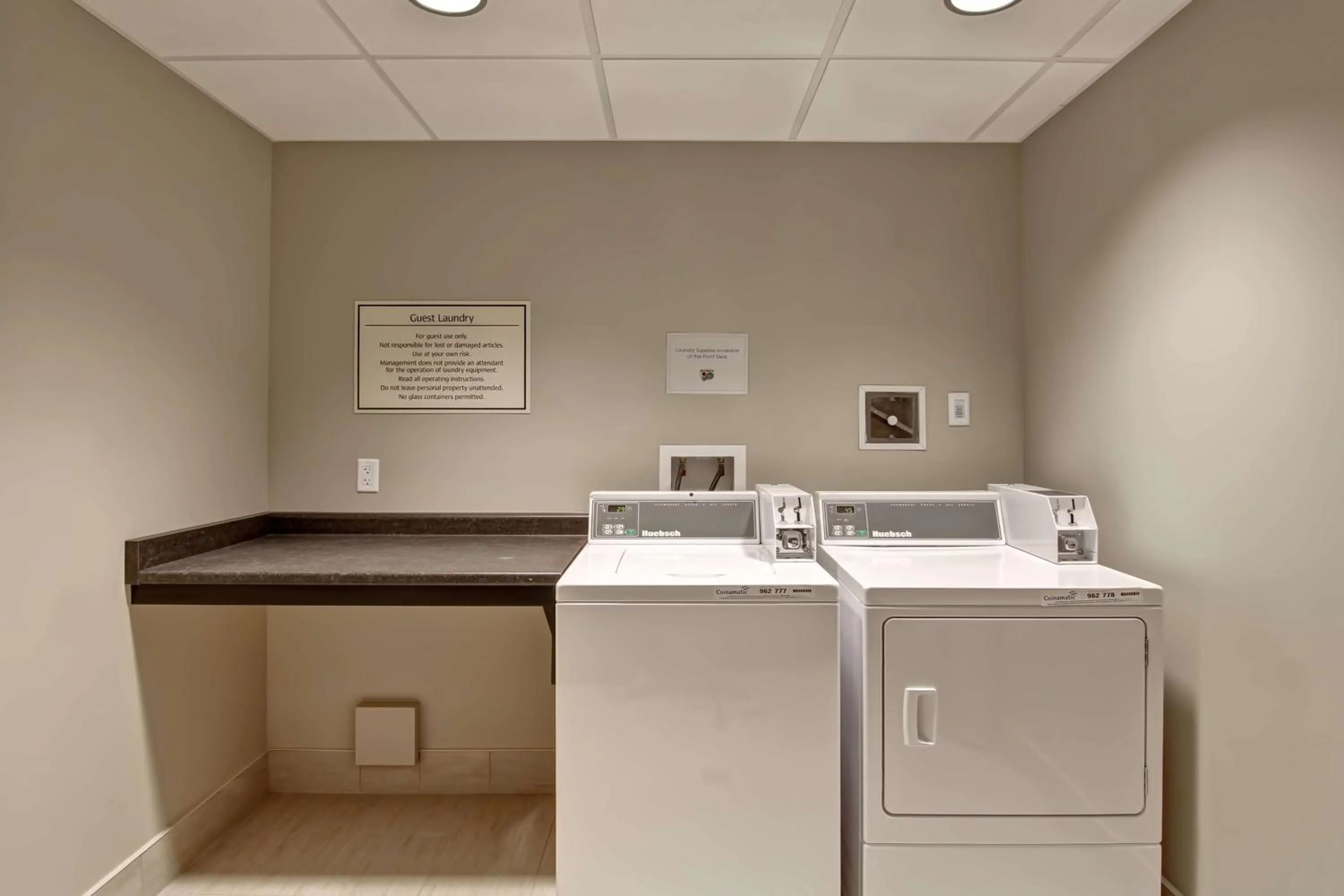 laundry in Best Western London Airport Inn & Suites