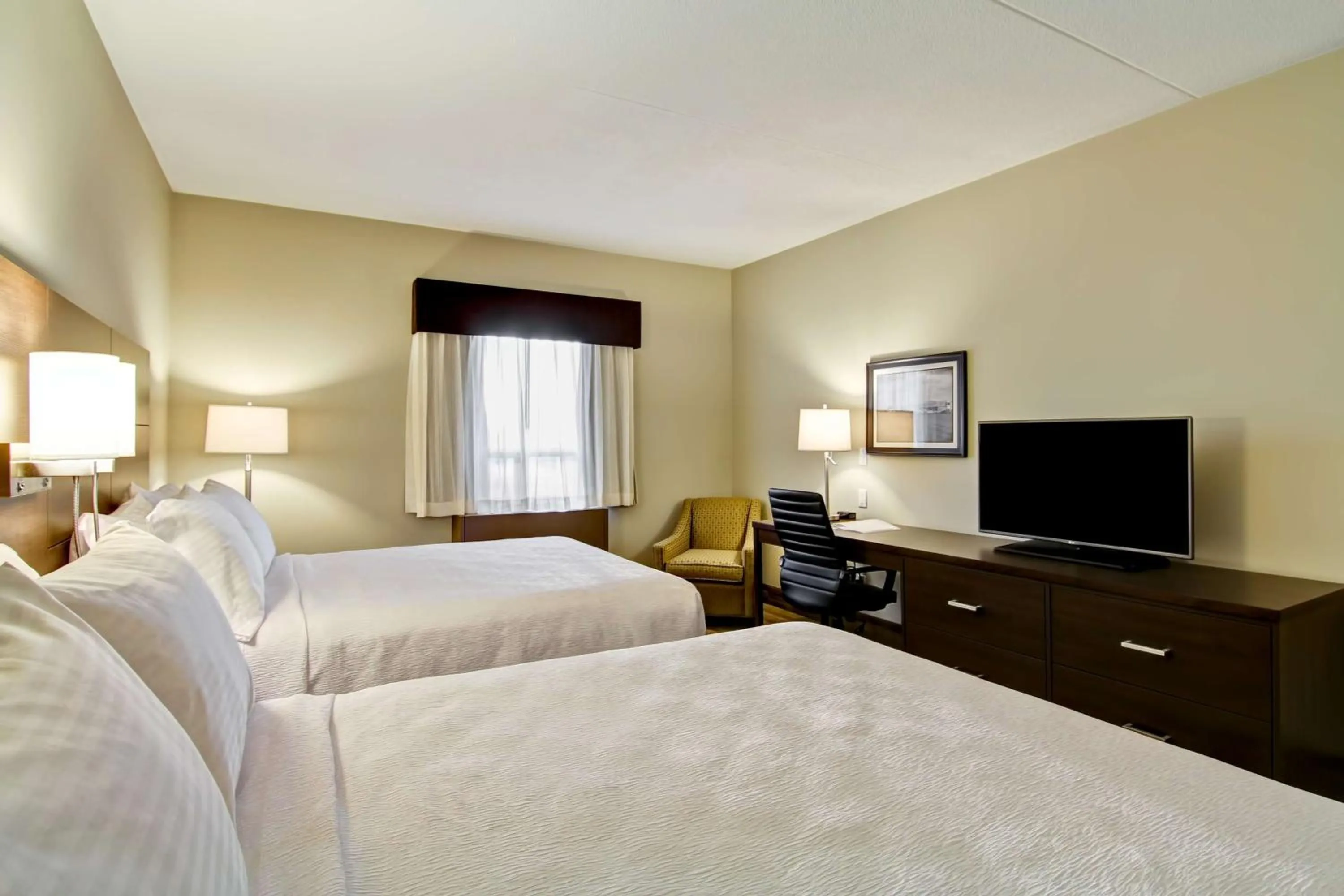 Bedroom, Bed in Best Western London Airport Inn & Suites