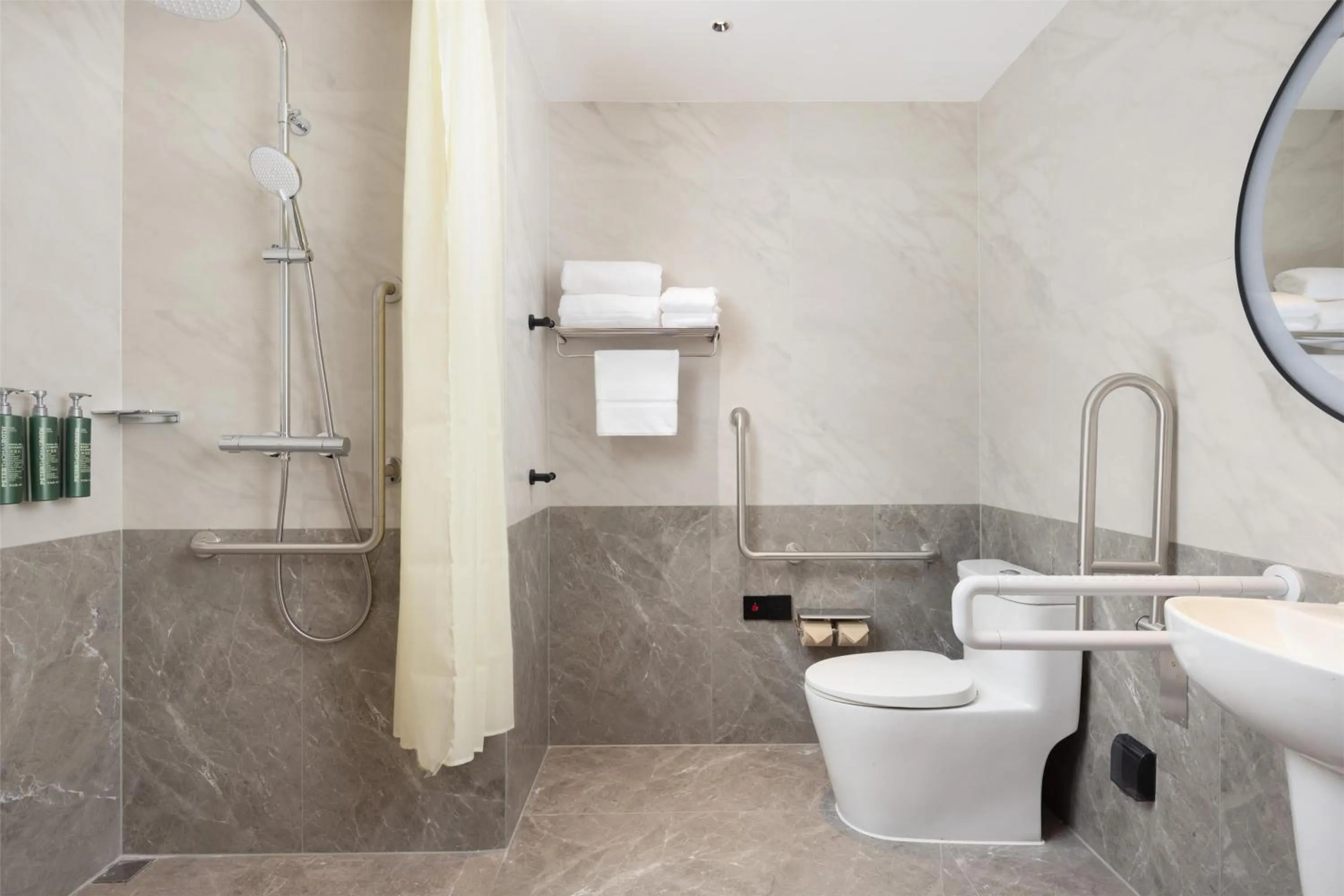 Bathroom in Hilton Garden Inn Zhuji East