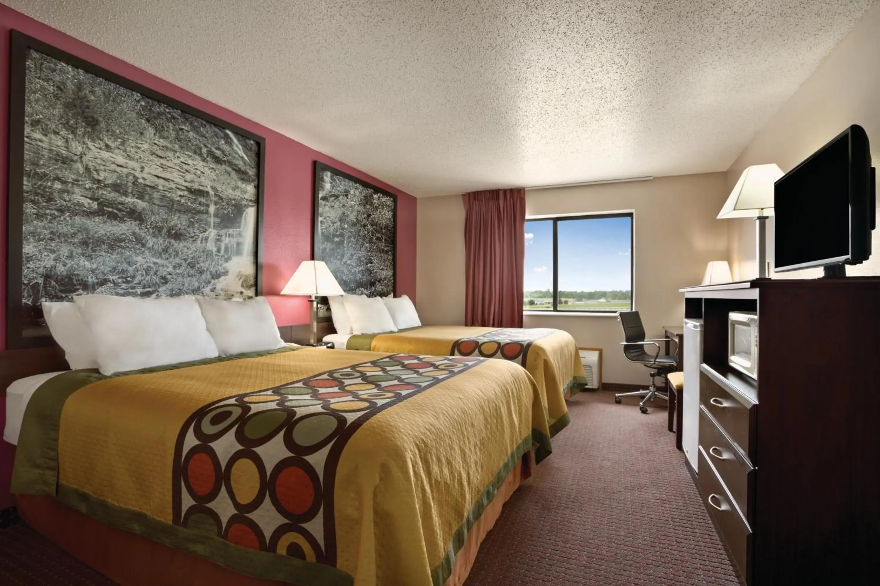 Bed in Super 8 by Wyndham Cameron Bed in Super 8 by Wyndham Cameron