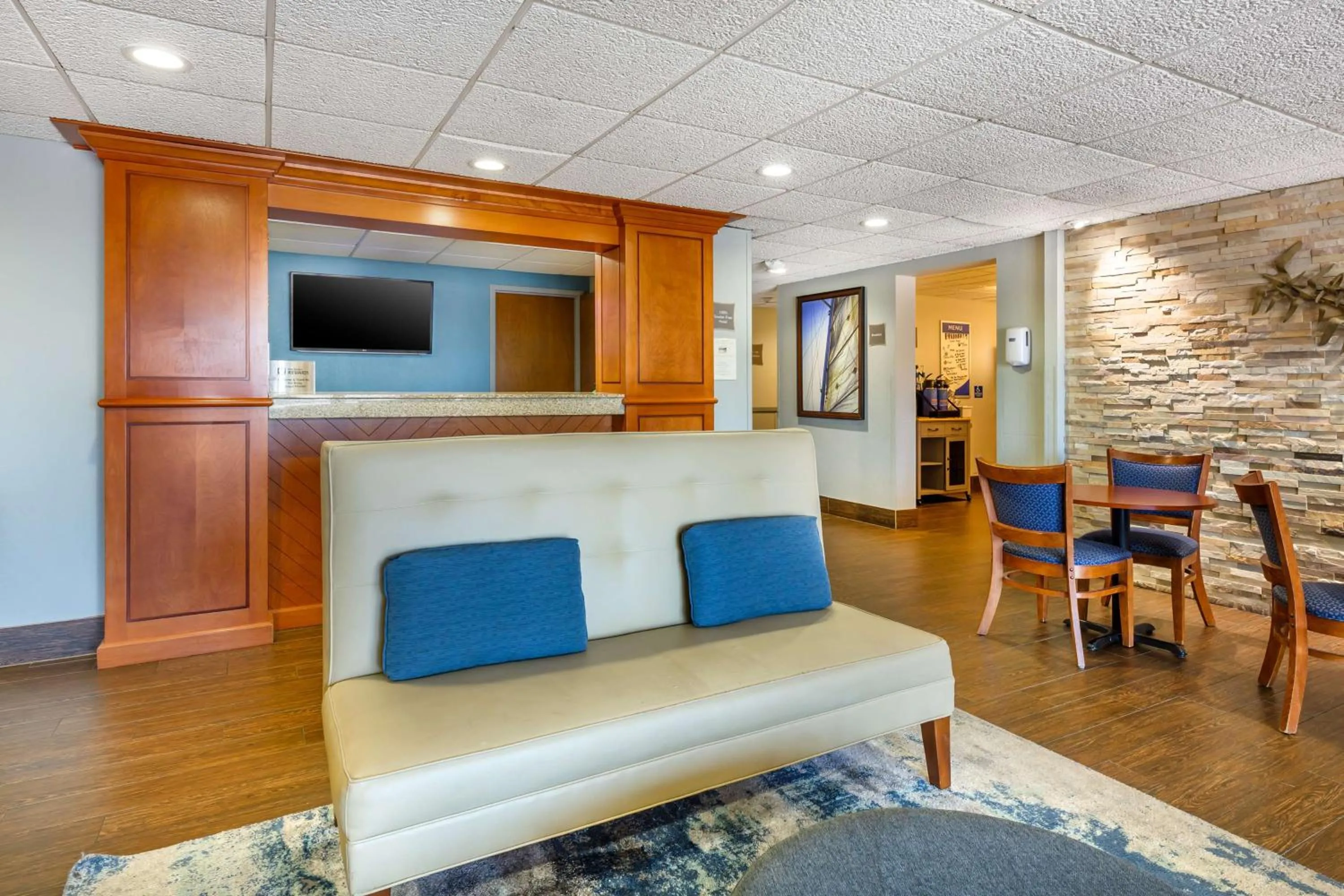 Lobby or reception in Best Western Port Clinton