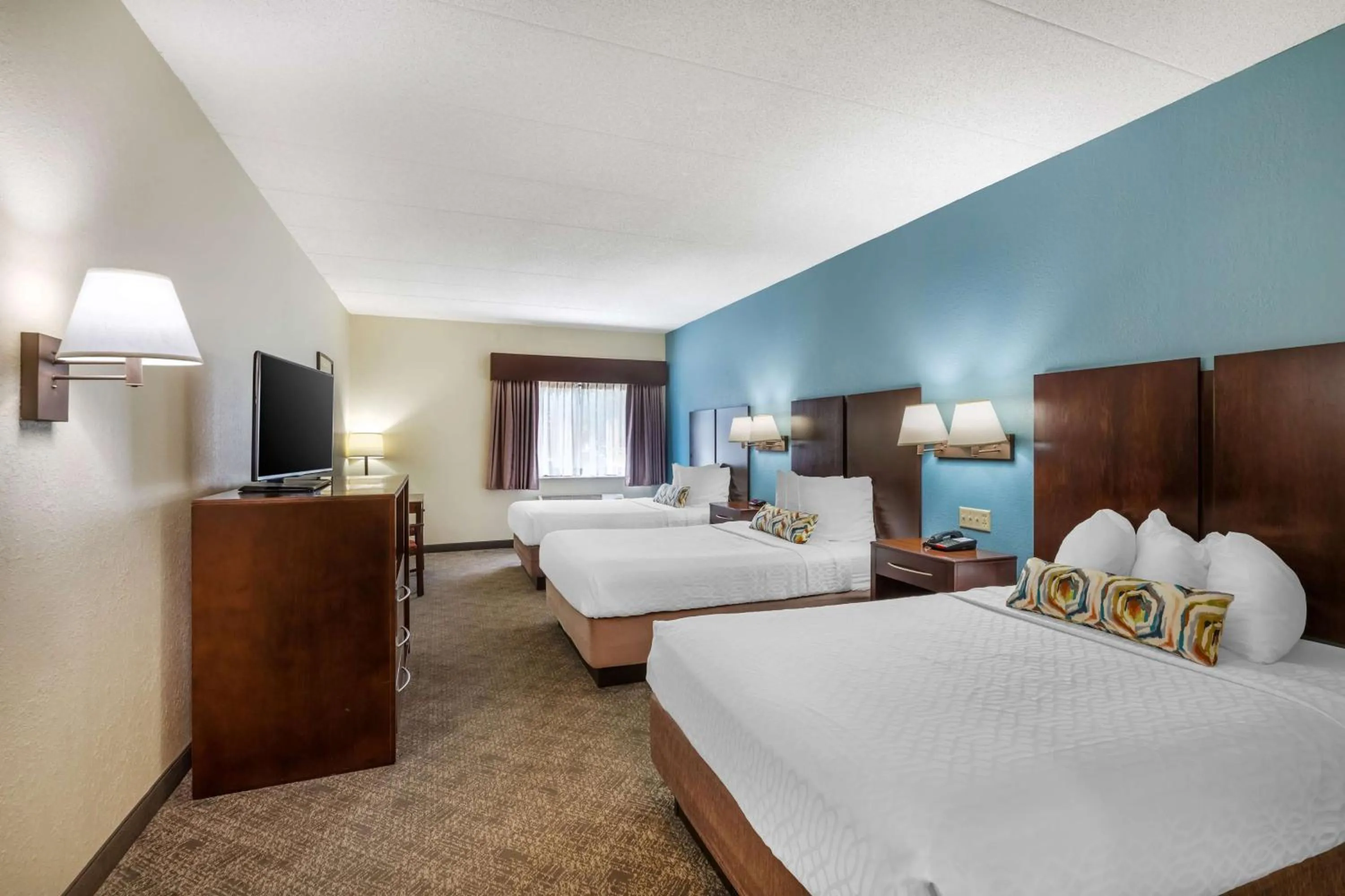 Bedroom, Bed in Best Western Port Clinton