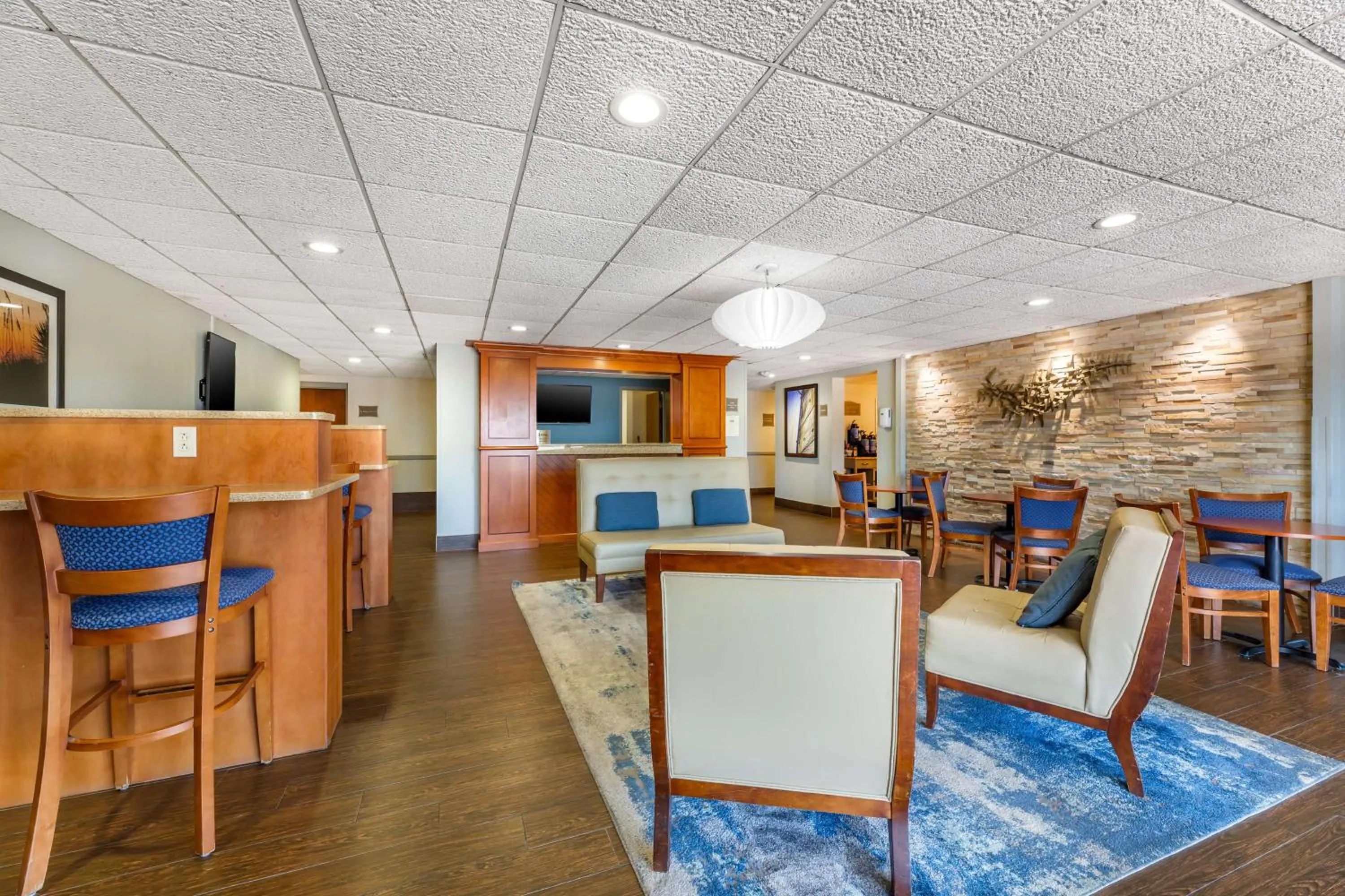 Lobby or reception in Best Western Port Clinton