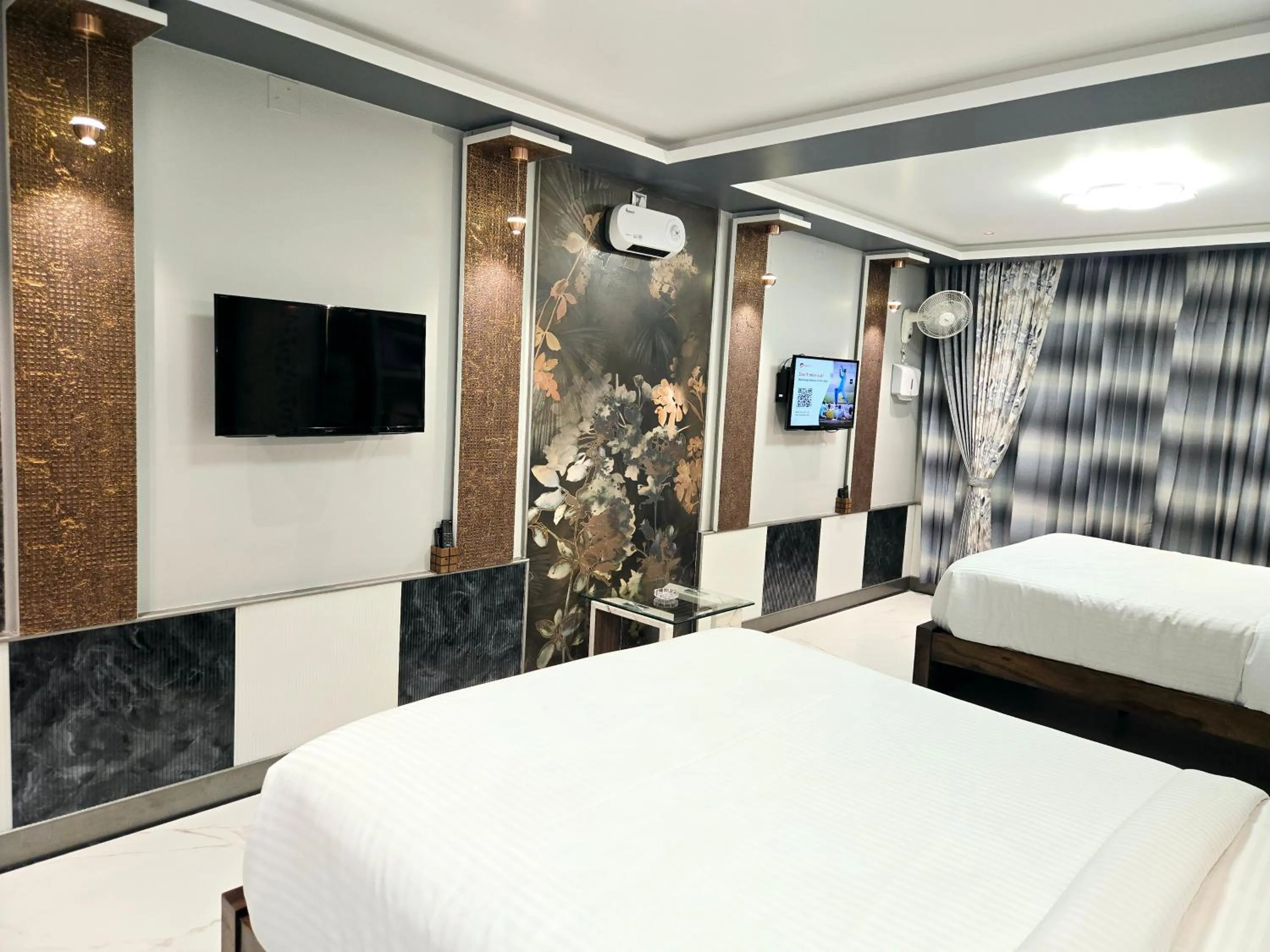 Bed in Beverly villa