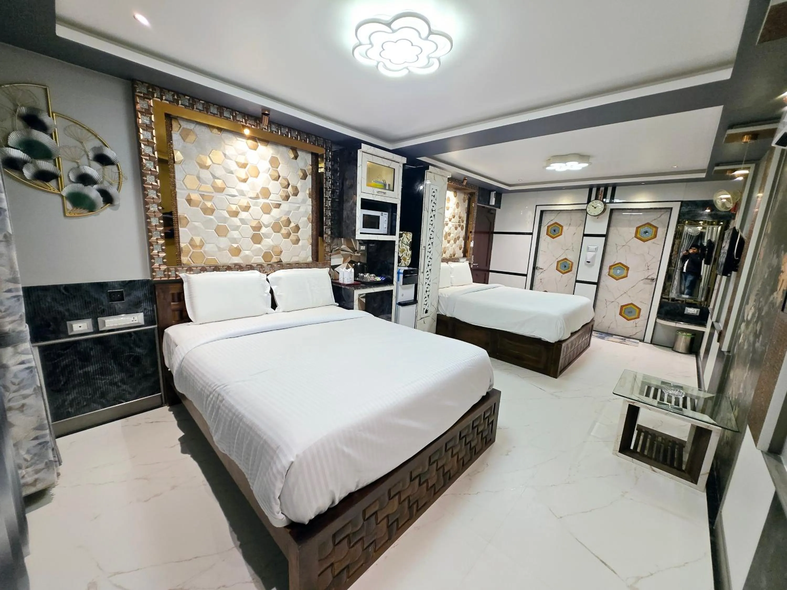 Bed in Beverly villa