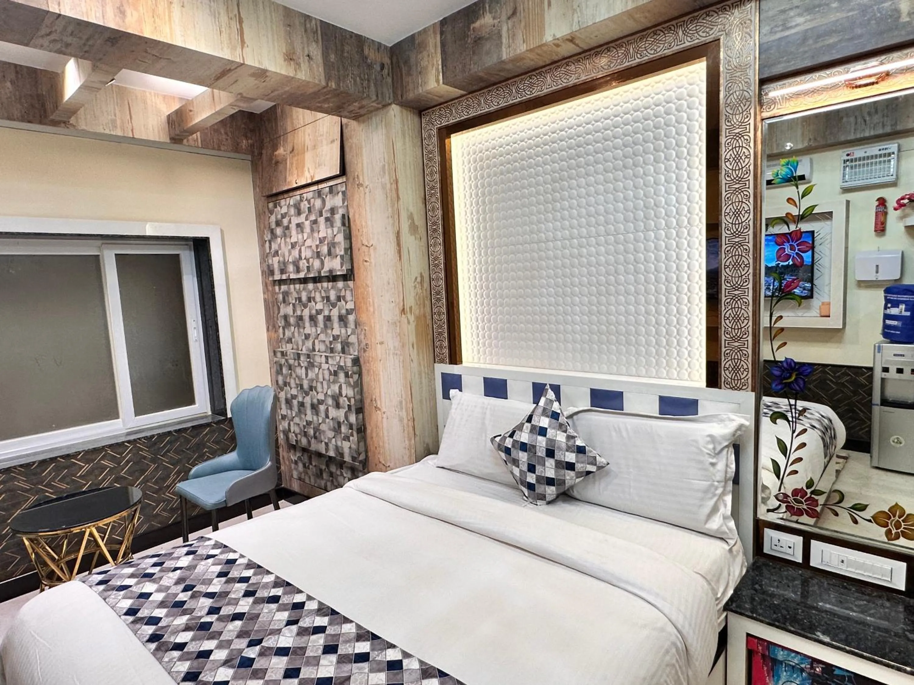 Bed in Beverly villa