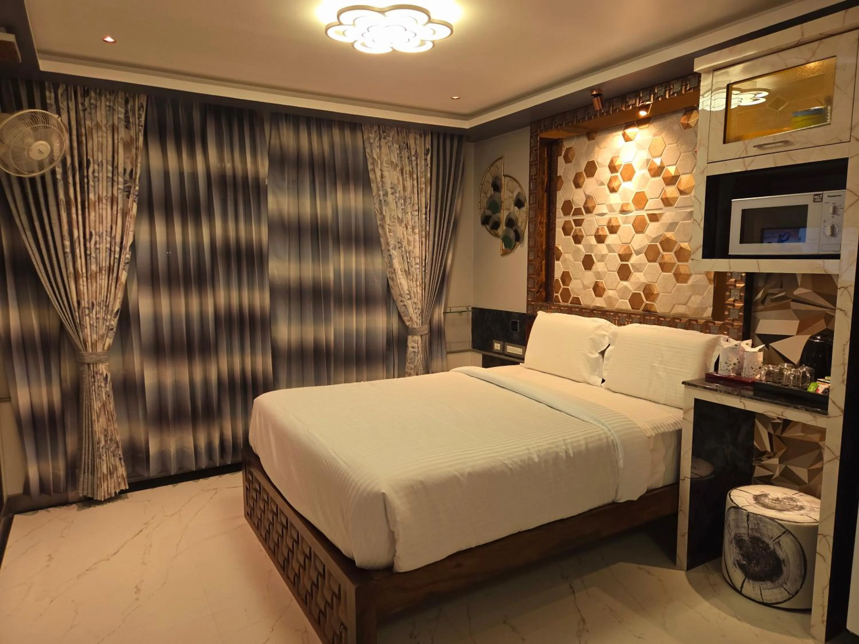 Bed in Beverly villa