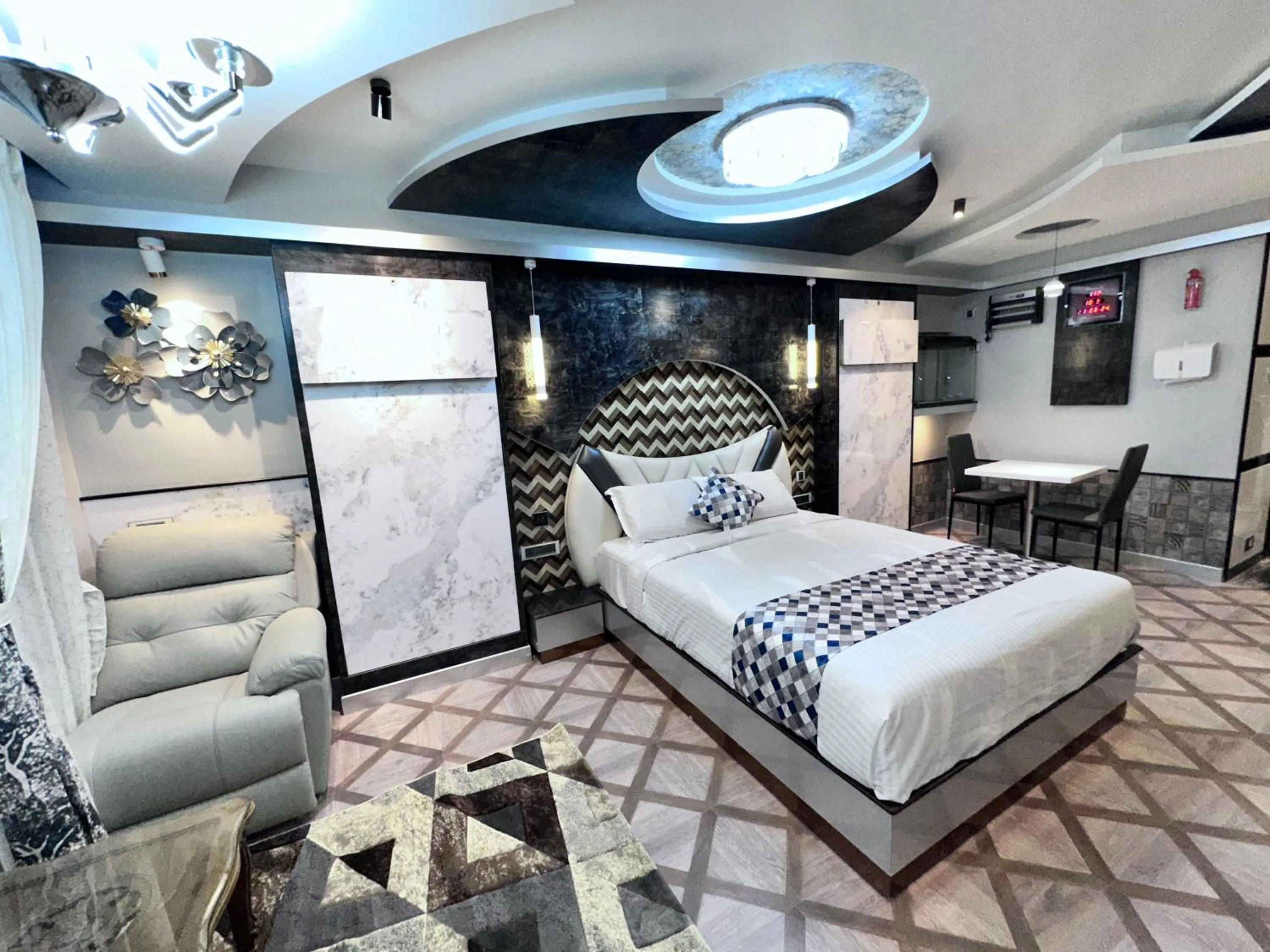 Bed in Beverly villa