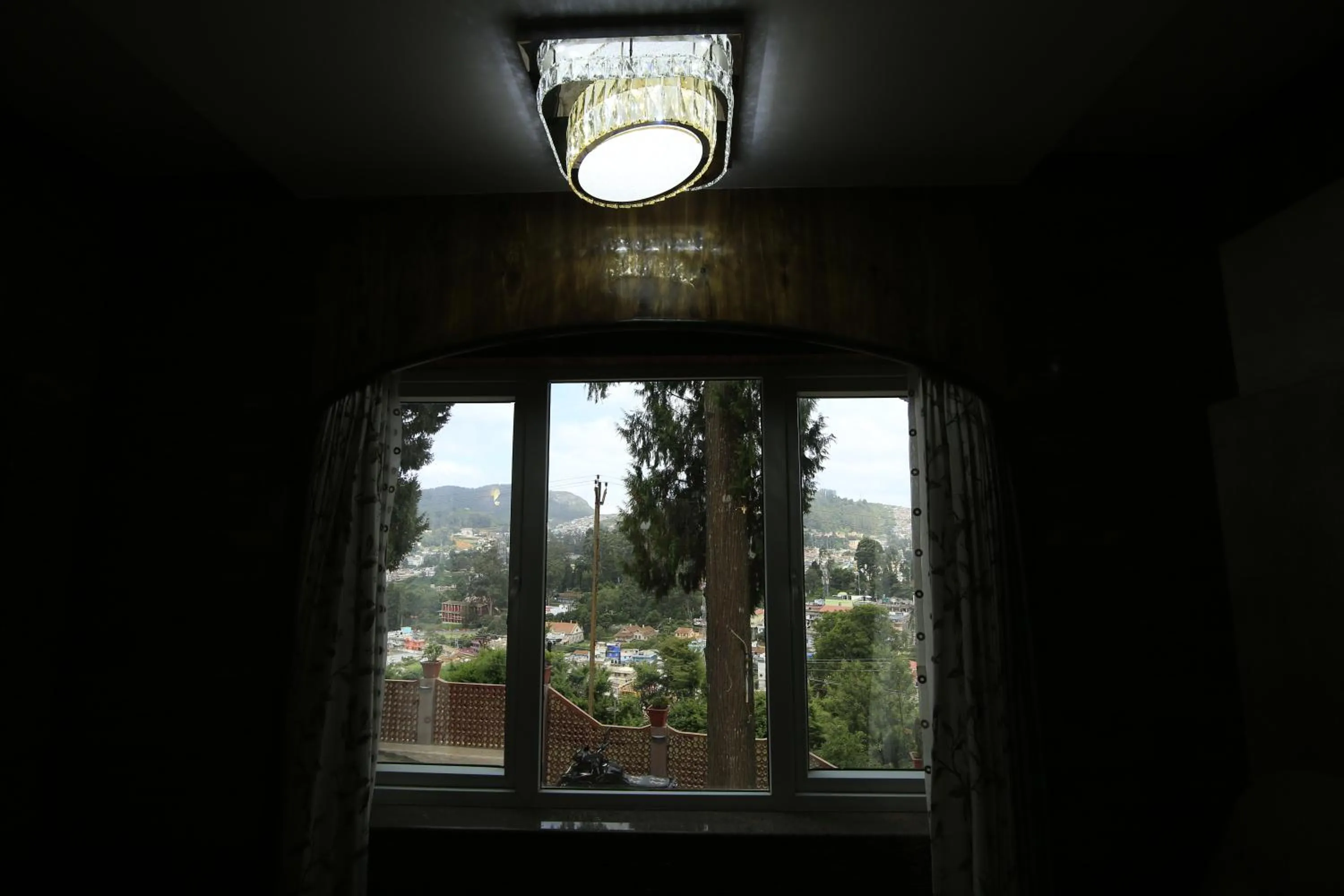 Garden view in Beverly villa