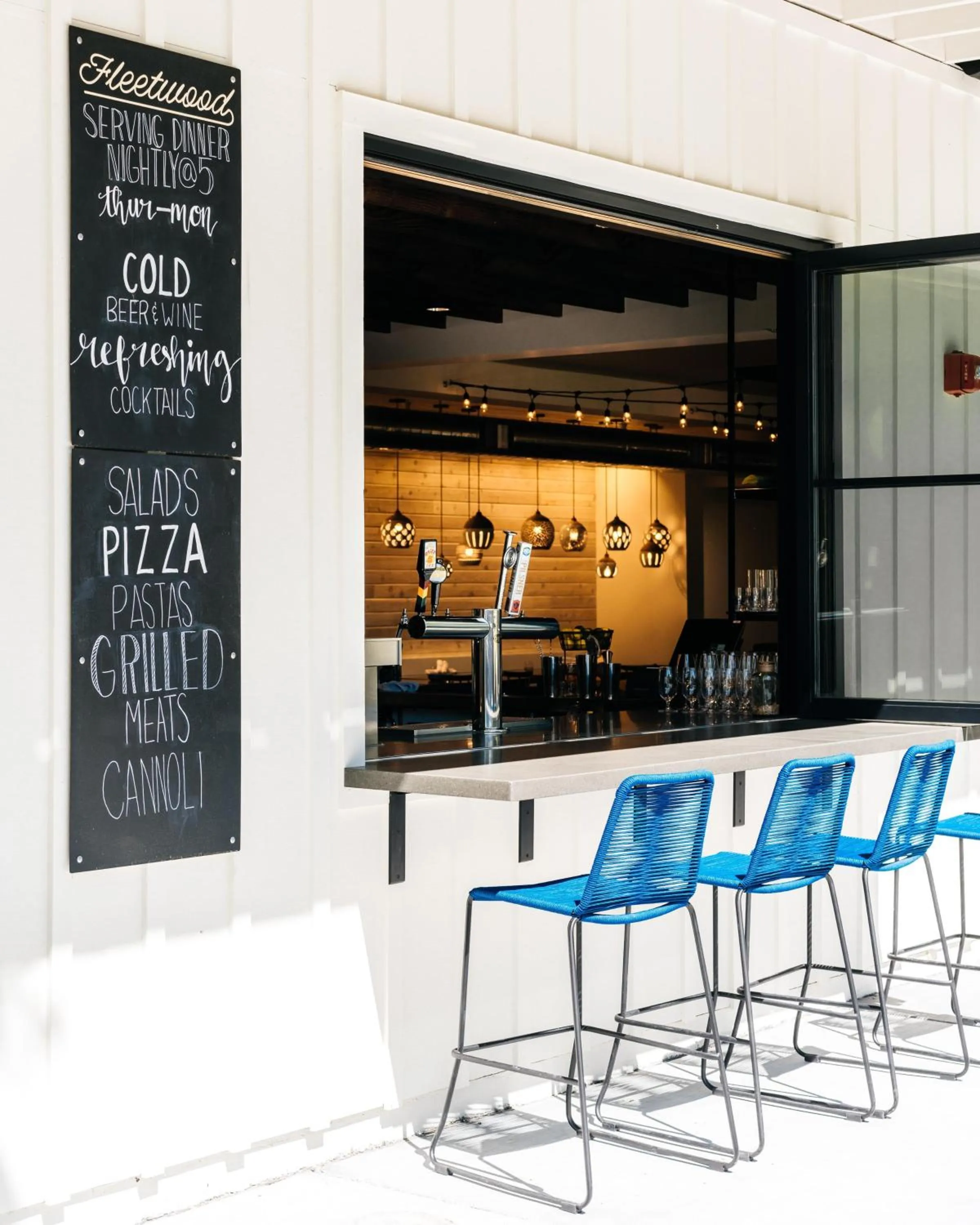 Lounge or bar in Calistoga Motor Lodge and Spa