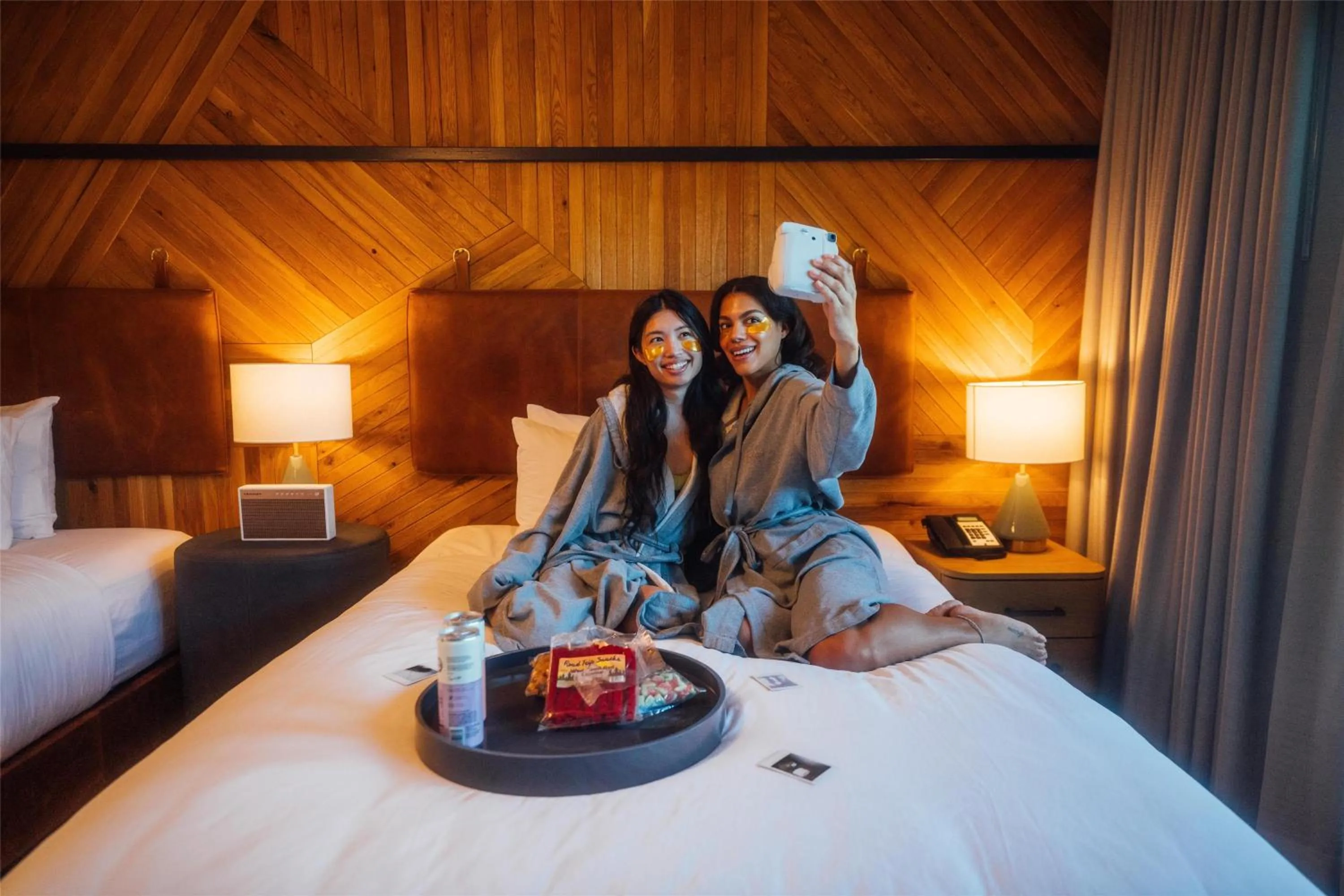 Bed in Calistoga Motor Lodge and Spa