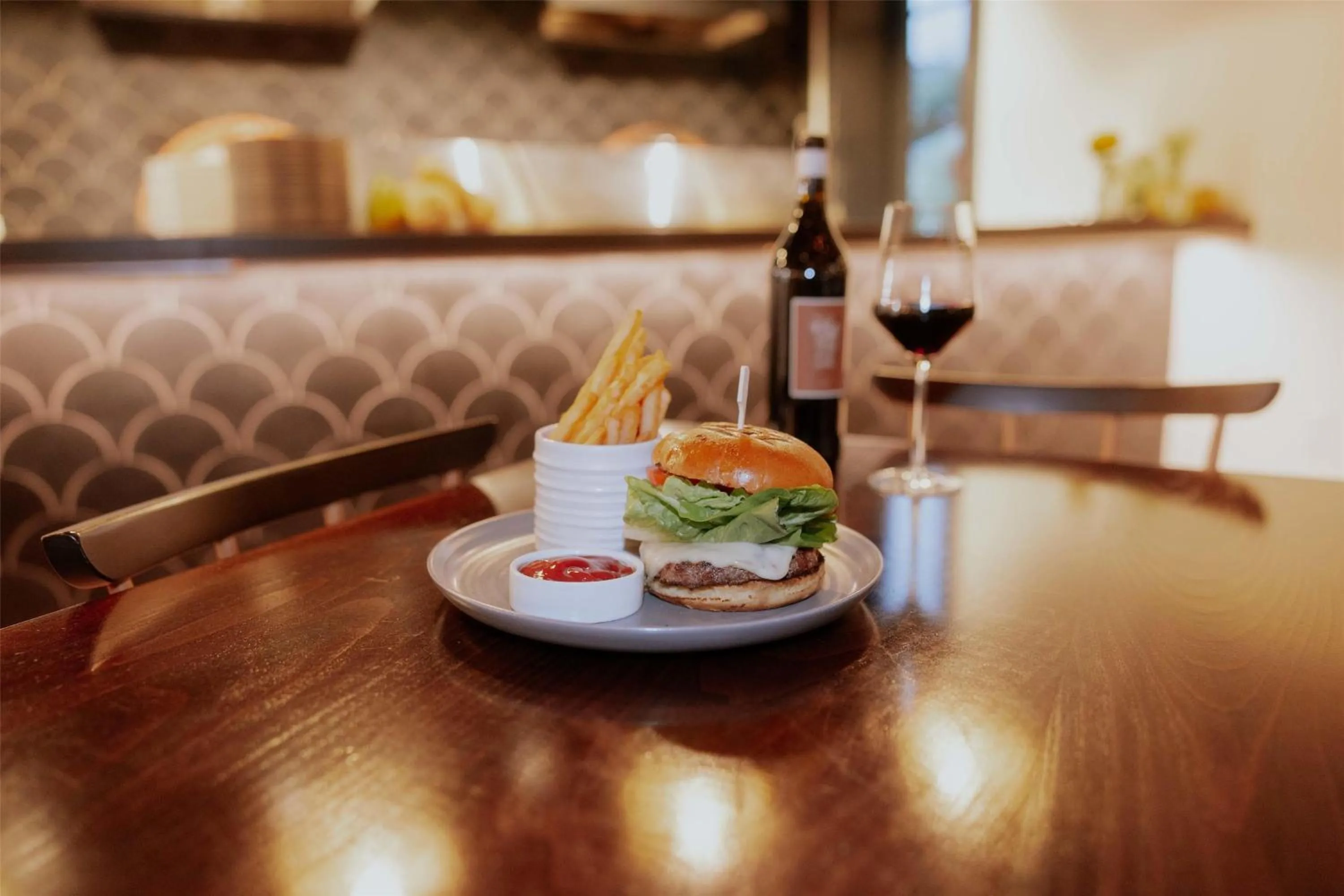 Restaurant/places to eat in Calistoga Motor Lodge and Spa