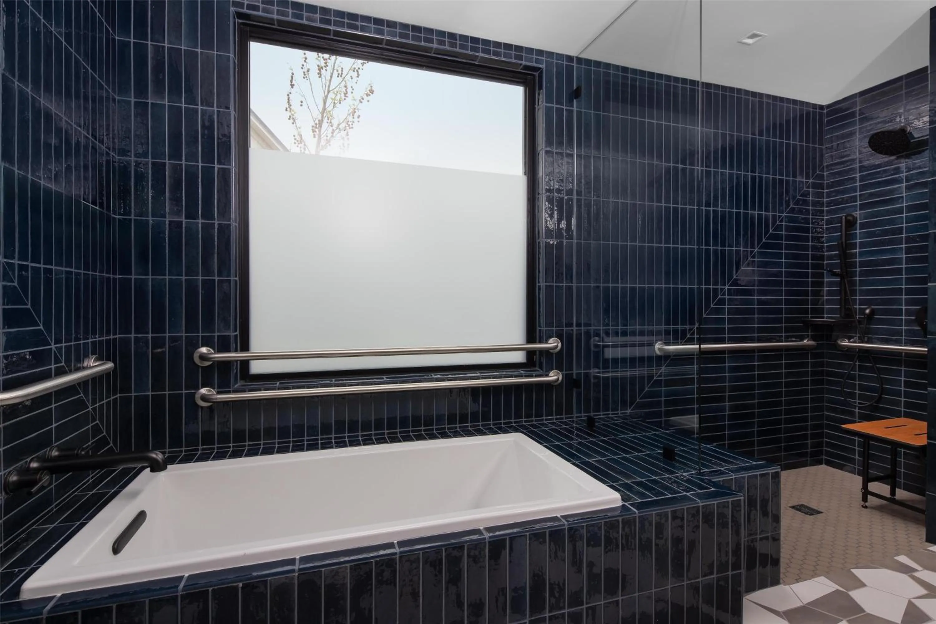 Bathroom in Calistoga Motor Lodge and Spa