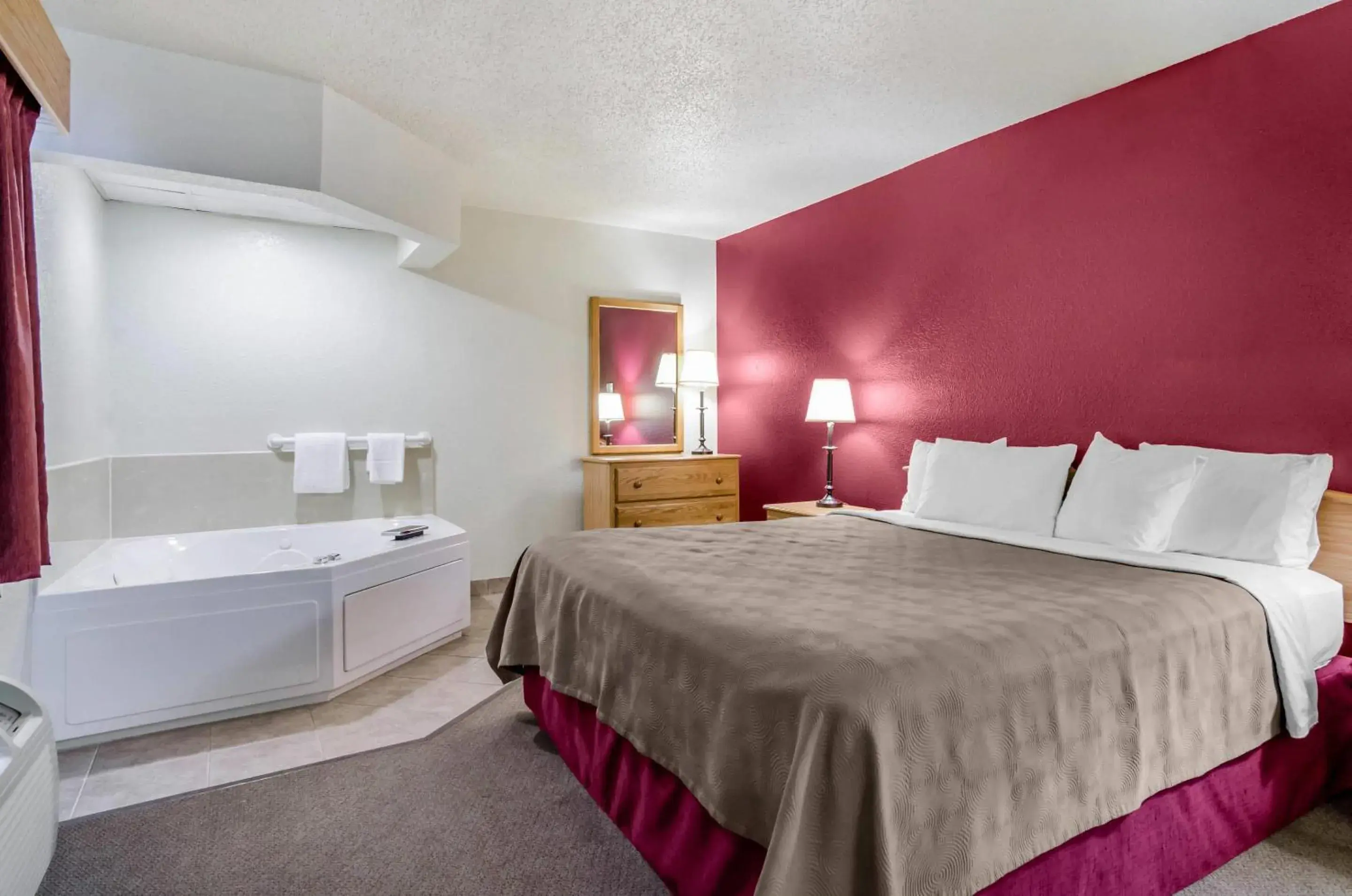 Bed in Rodeway Inn Hesston Bed in Rodeway Inn Hesston