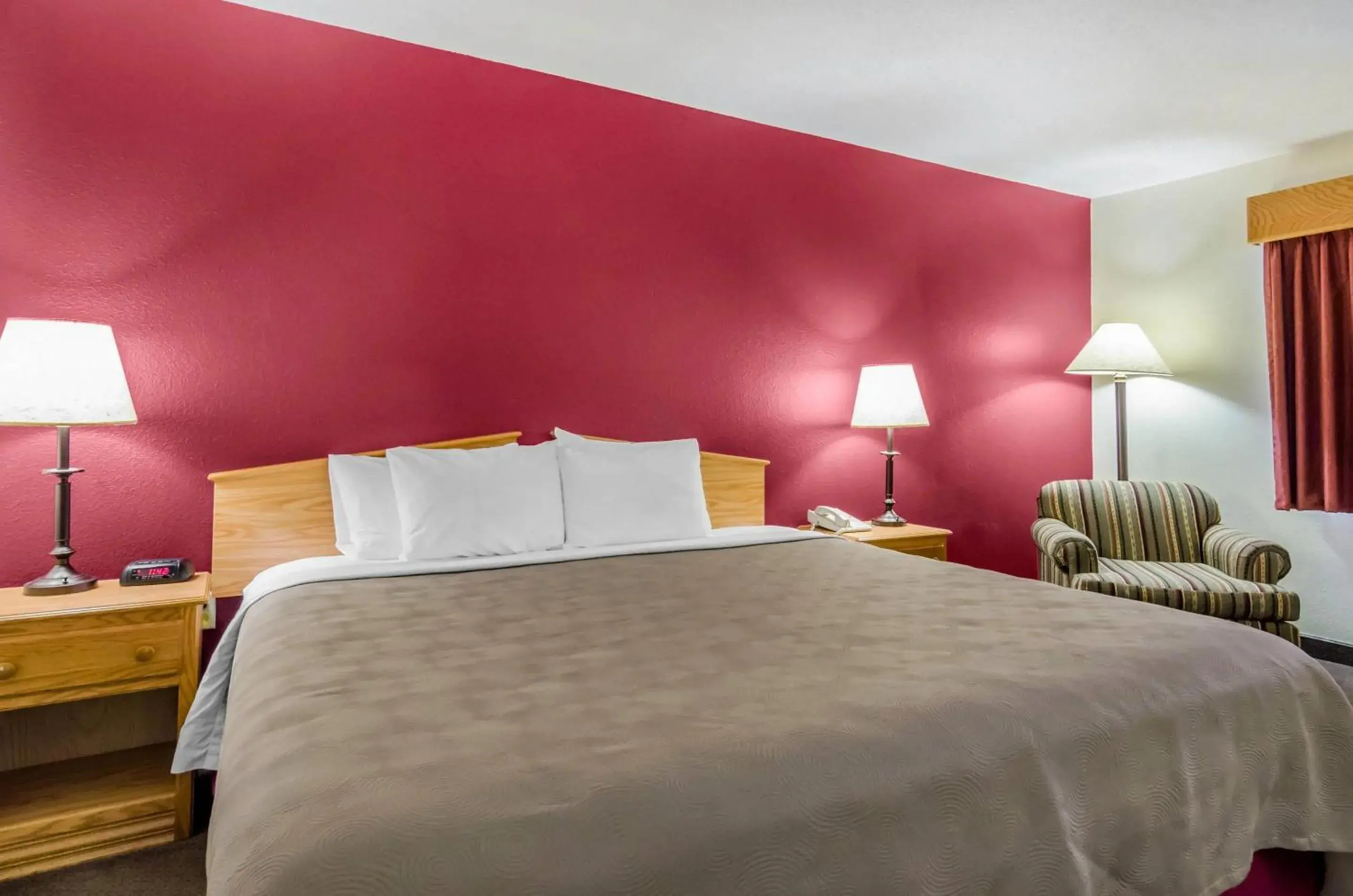 Bedroom, Bed in Rodeway Inn Hesston Bedroom, Bed in Rodeway Inn Hesston