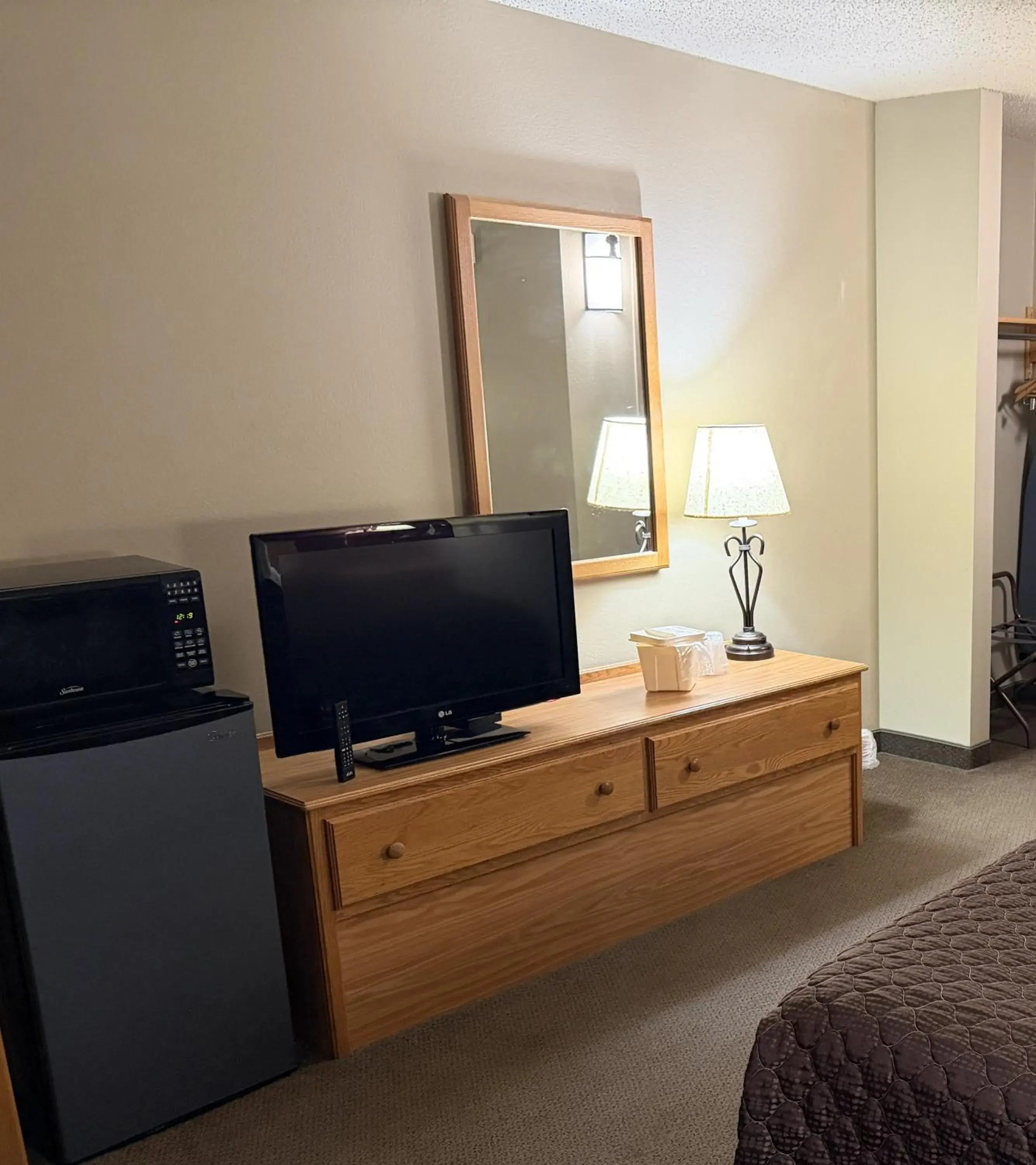 Standard Room J in Rodeway Inn Hesston Standard Room J in Rodeway Inn Hesston