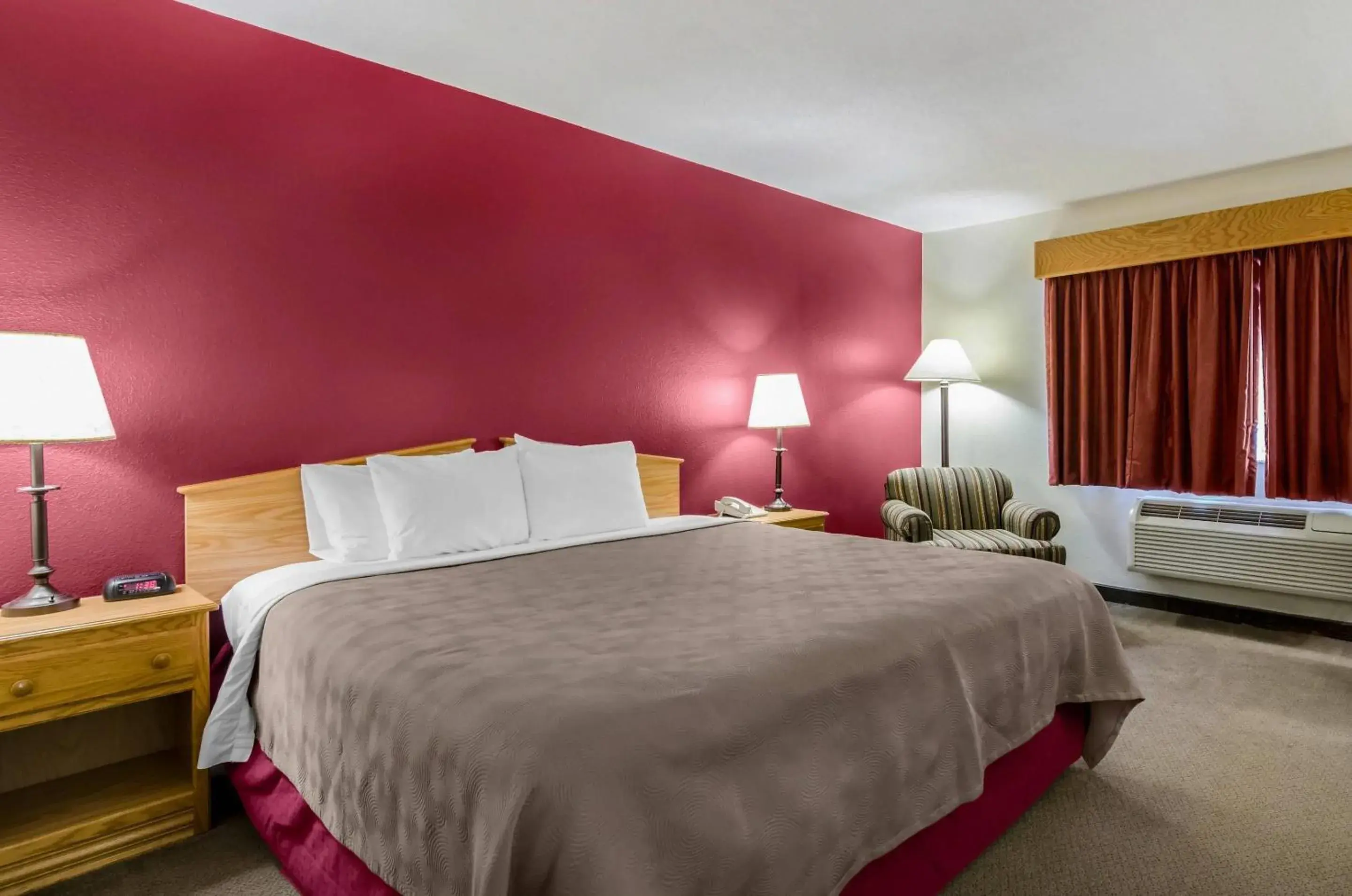 Bedroom, Bed in Rodeway Inn Hesston Bedroom, Bed in Rodeway Inn Hesston