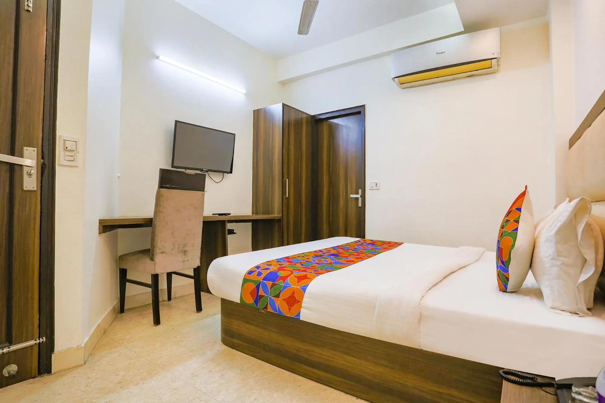 Bed in Via JPM The Grand Bella - Nr Nehru Place Market