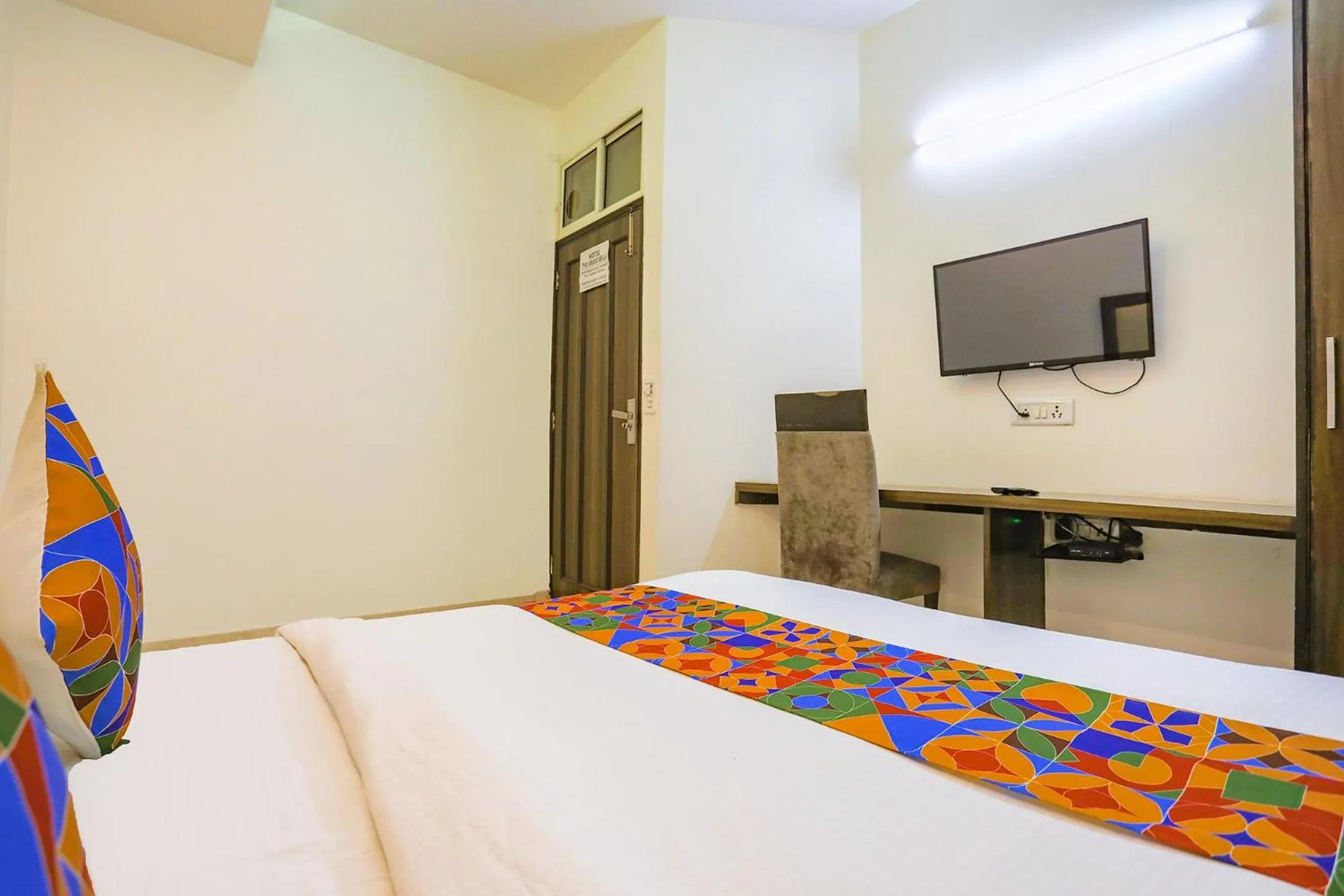Bed in Via JPM The Grand Bella - Nr Nehru Place Market