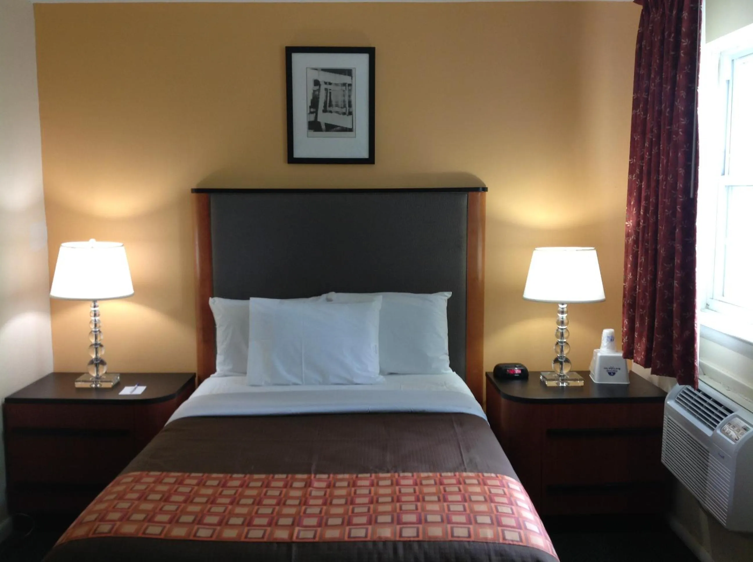 Bed in Media Inn & Suites