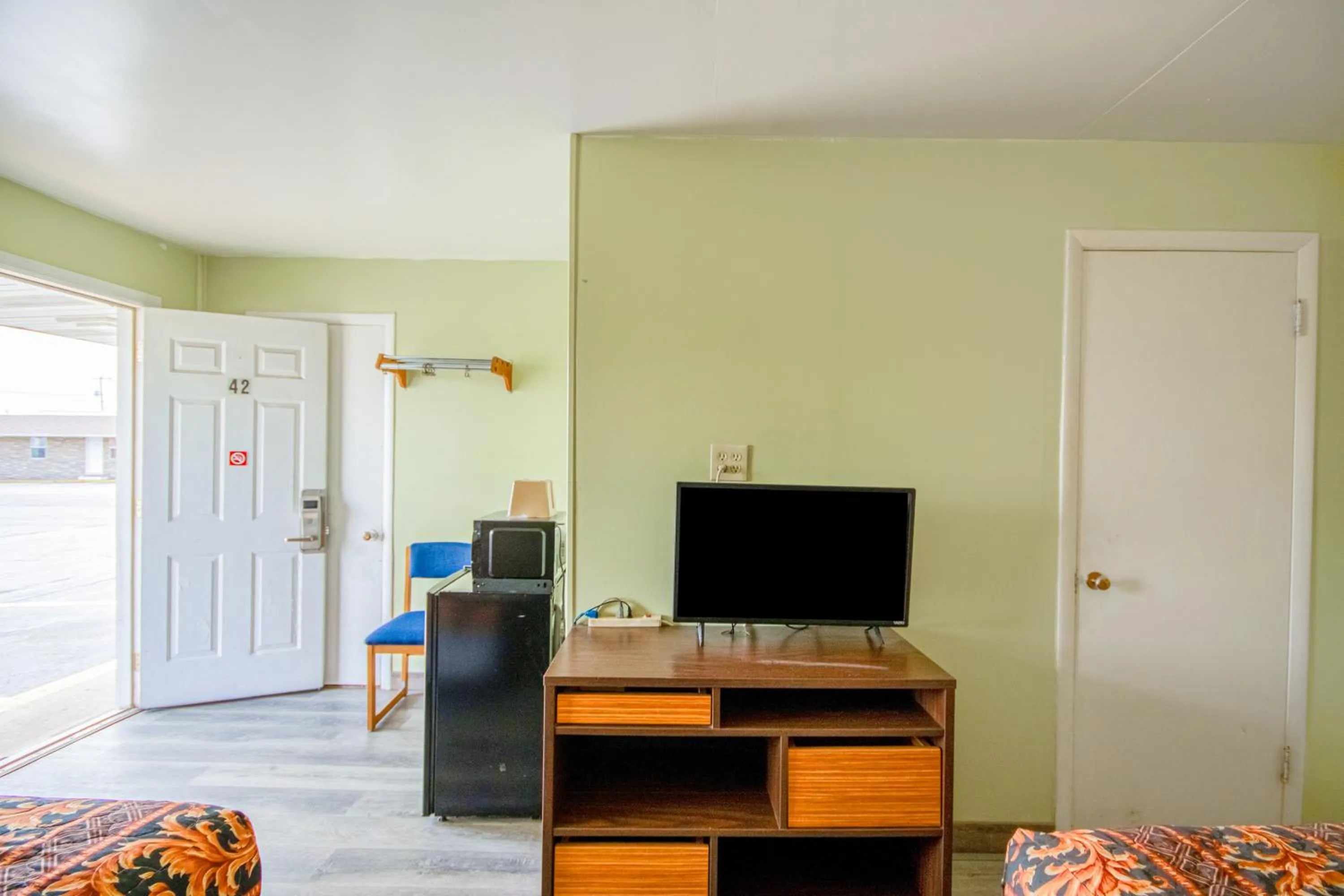 Bedroom in OYO Travelier Motel