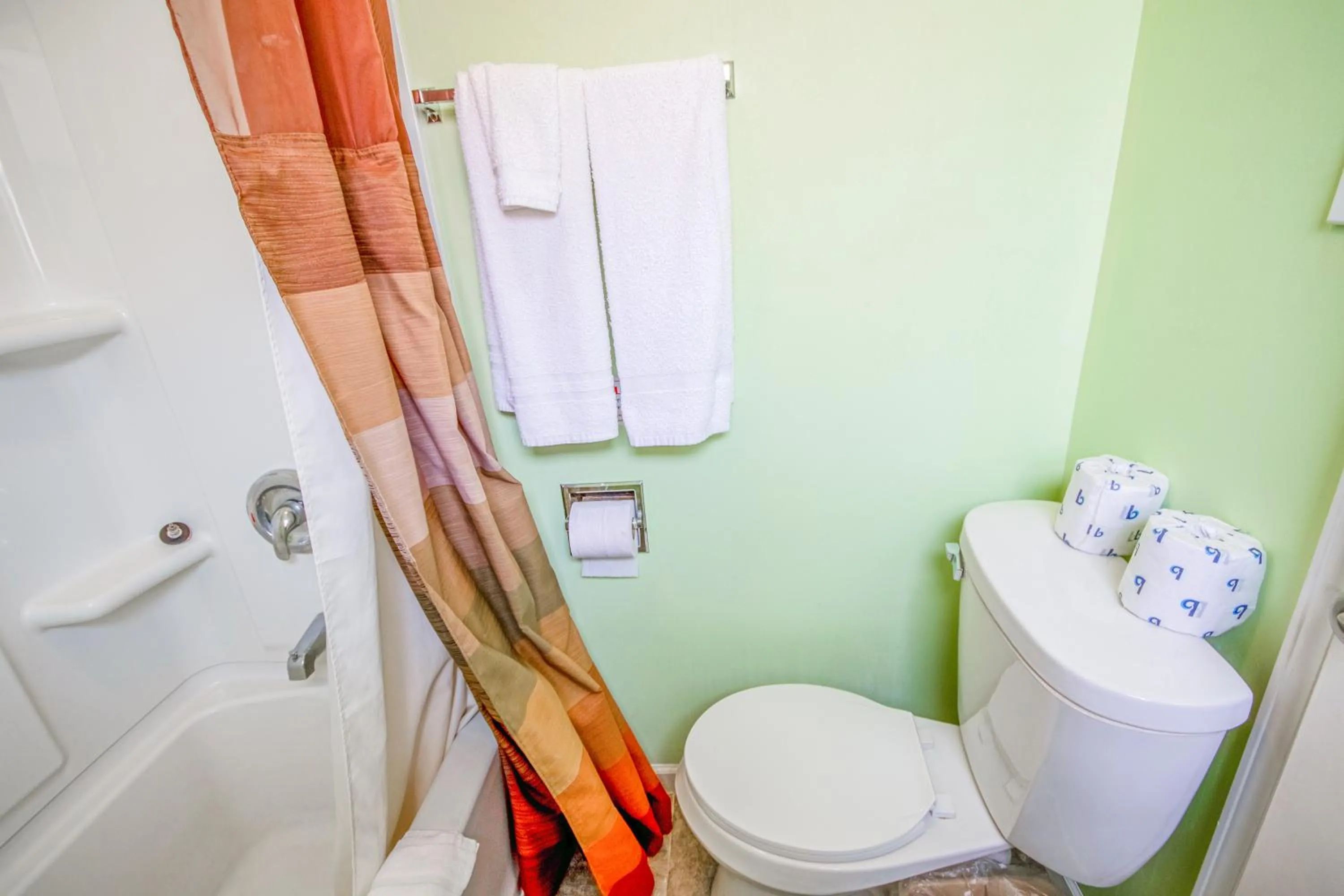 Bathroom in OYO Travelier Motel