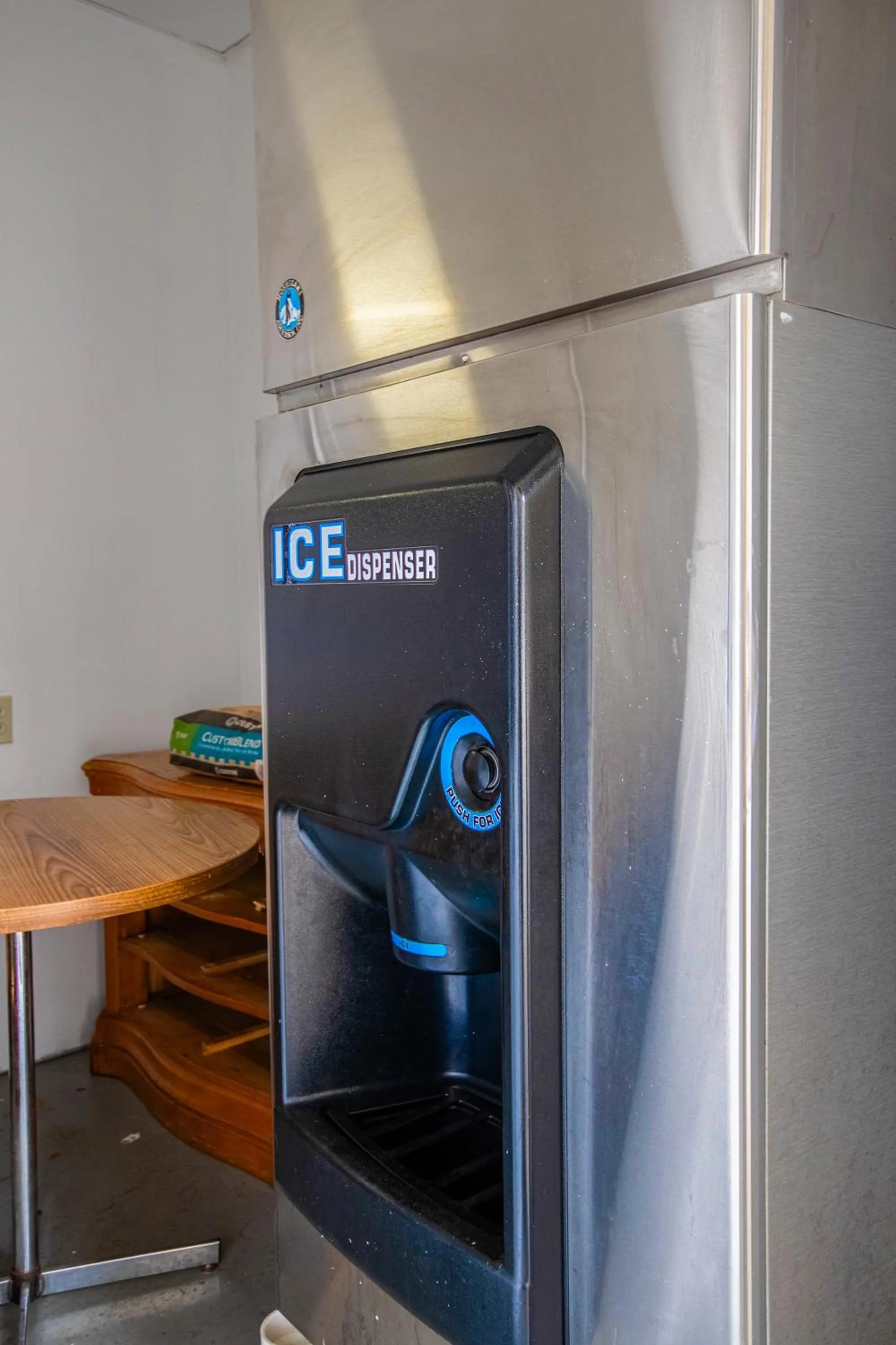 Area and facilities in OYO Travelier Motel