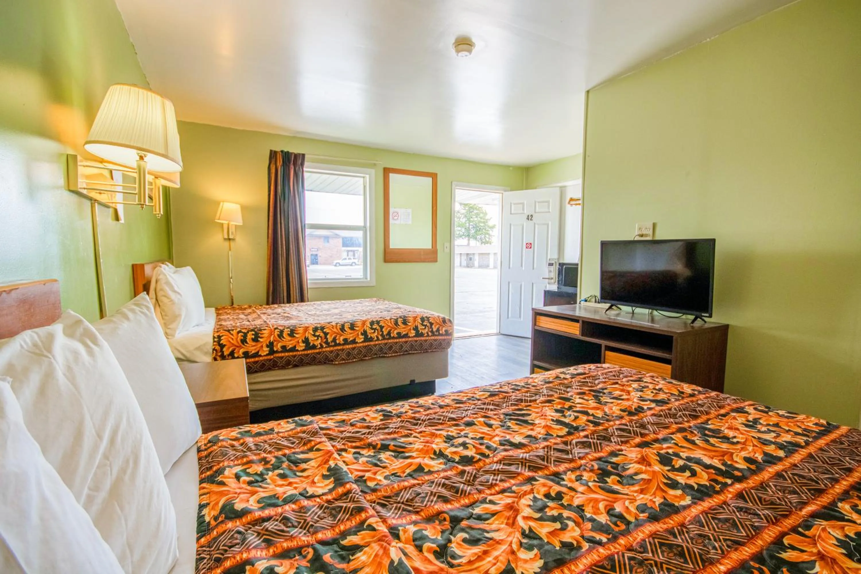 Bedroom, Bed in OYO Travelier Motel