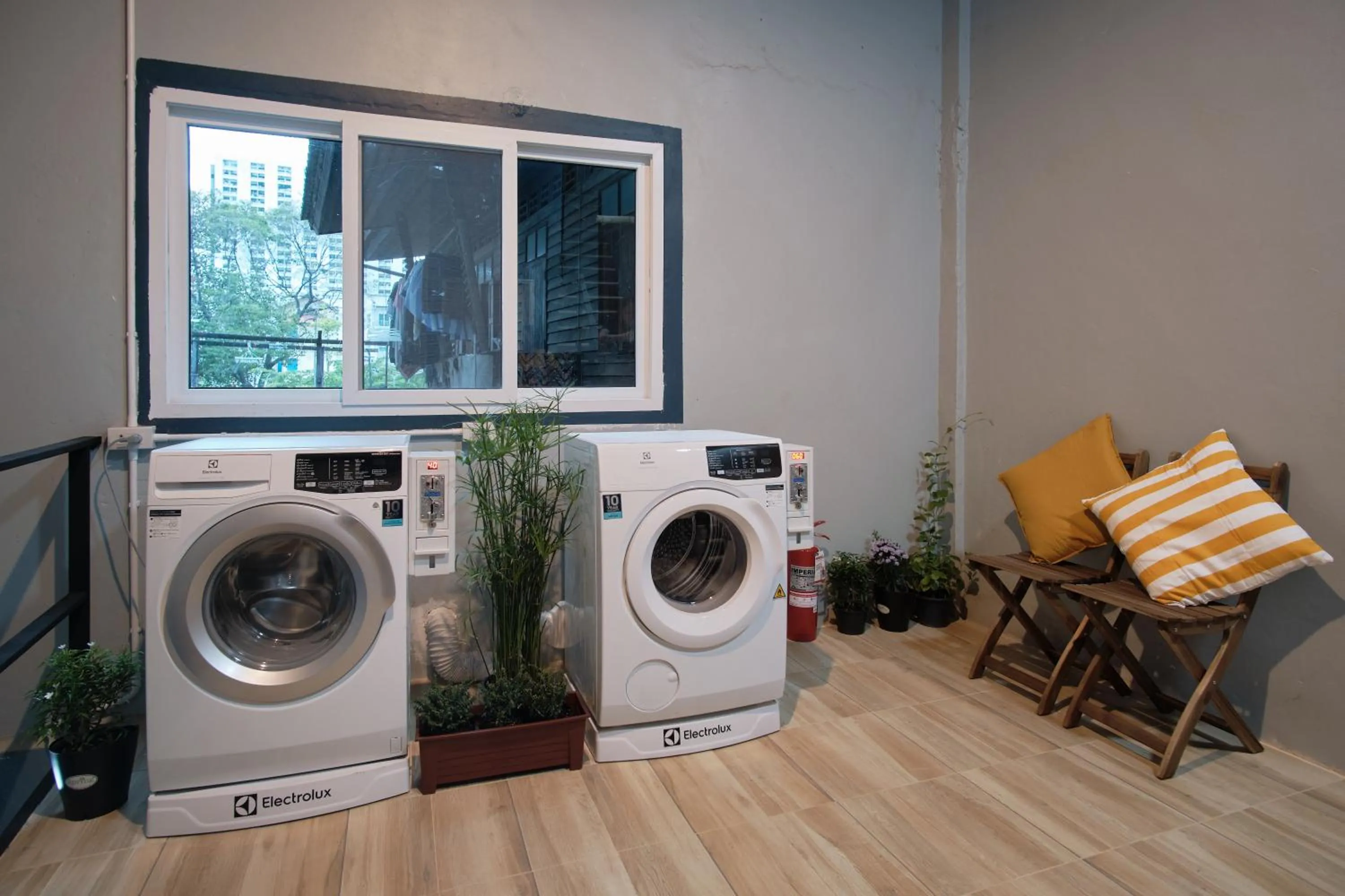 Communal kitchen in Private Stay Hostel