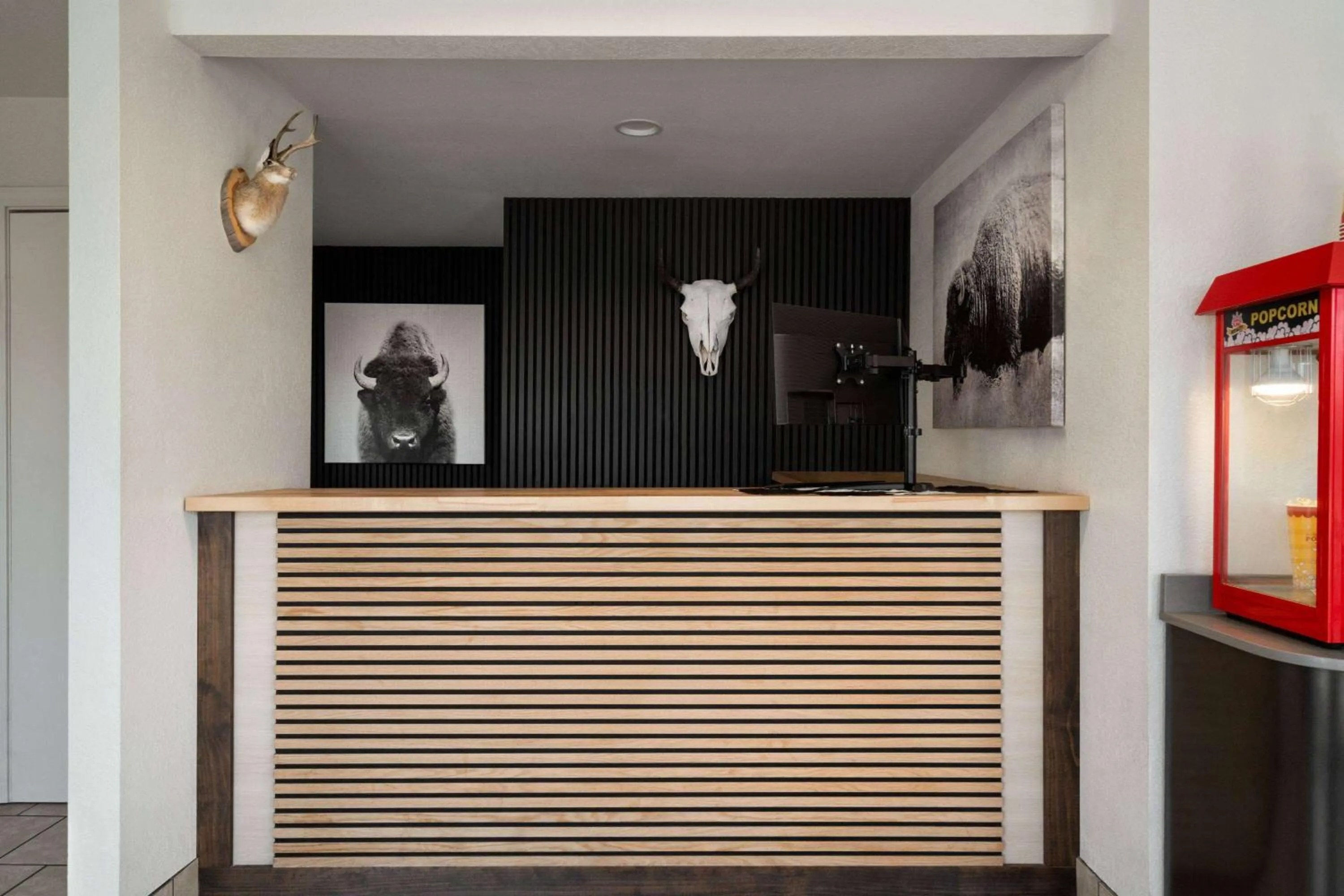 Lobby or reception in Travelodge by Wyndham Wall