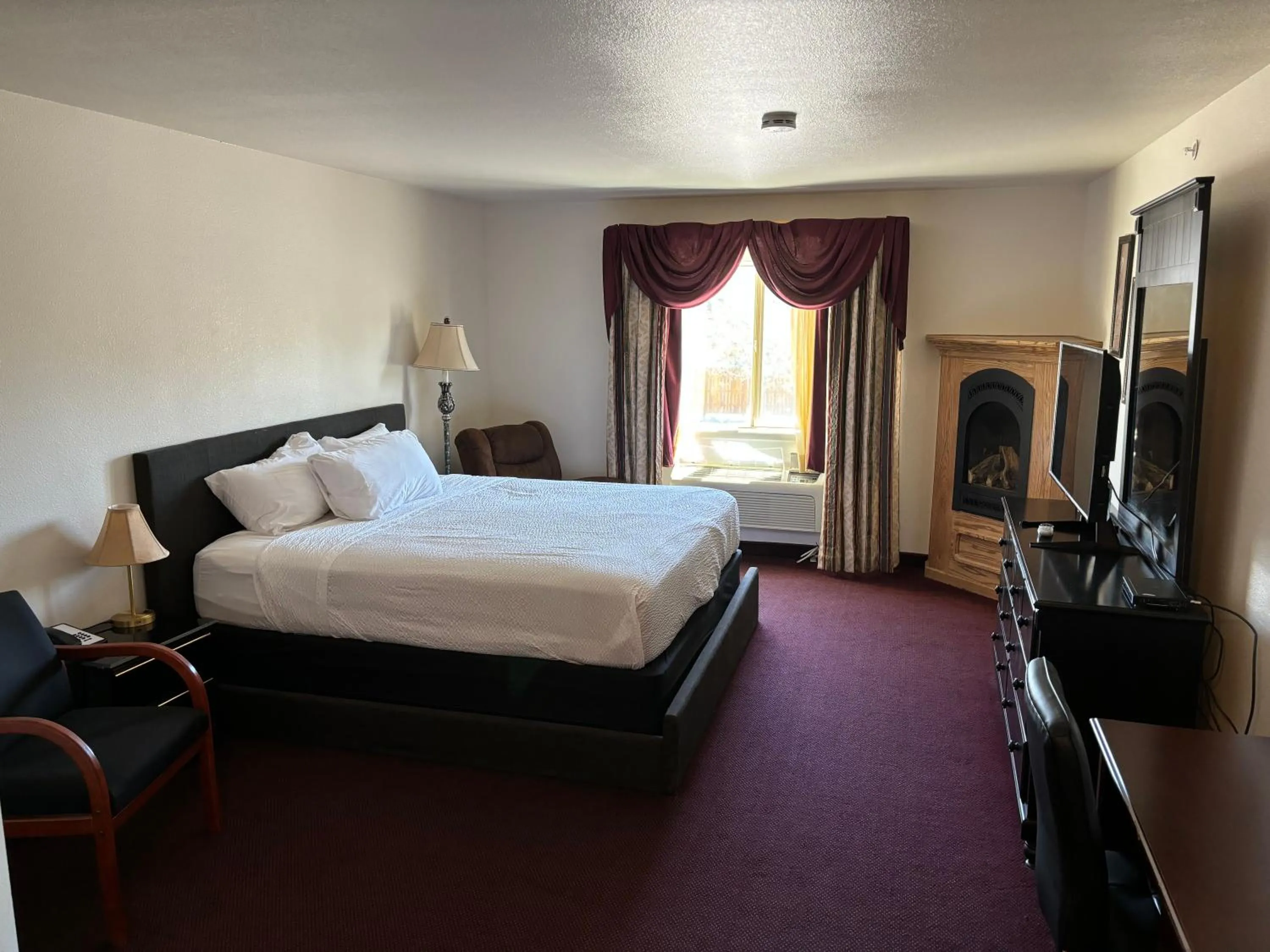 Bed in Super 8 by Wyndham Rexburg