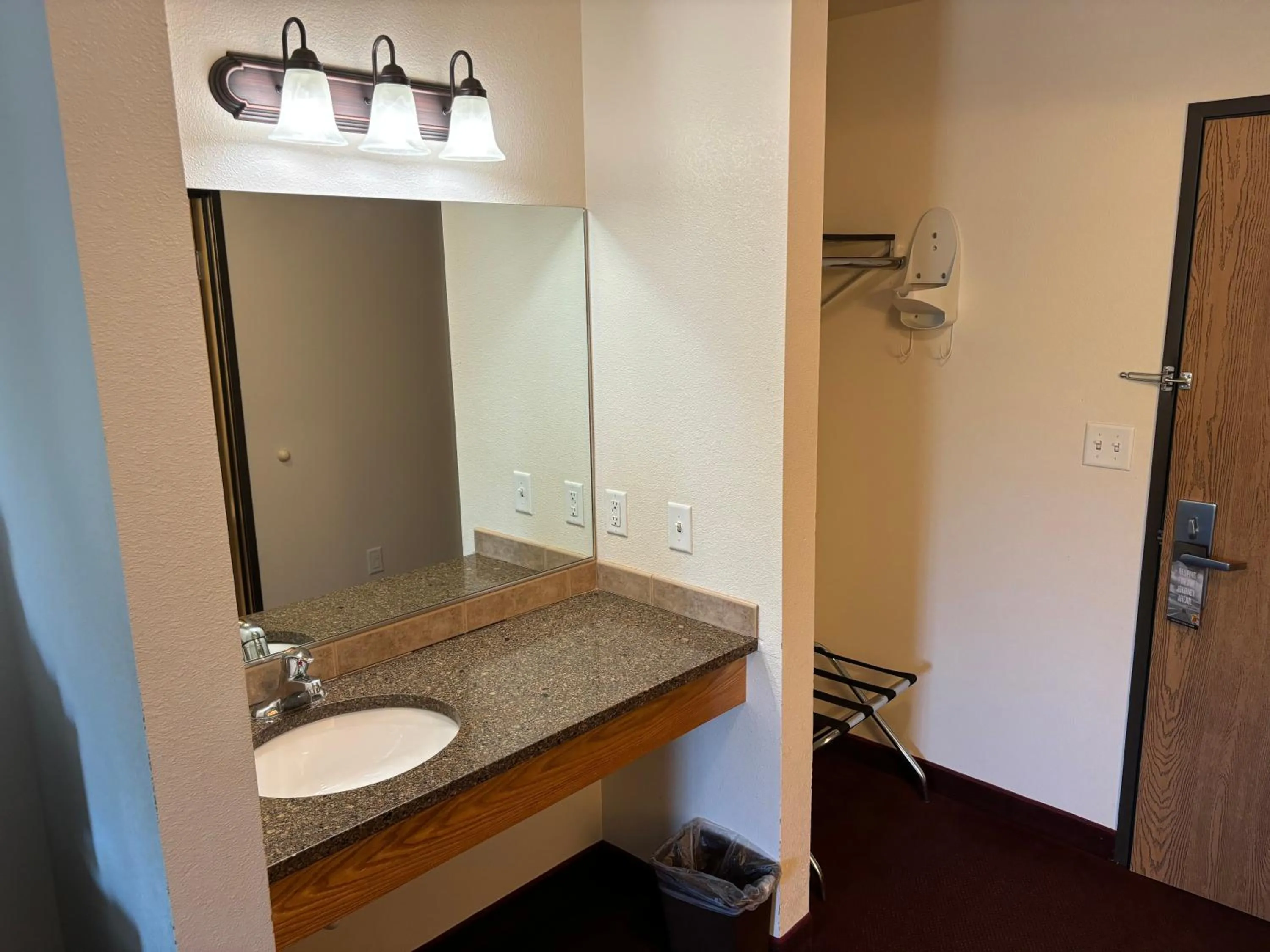 Super 8 by Wyndham Rexburg