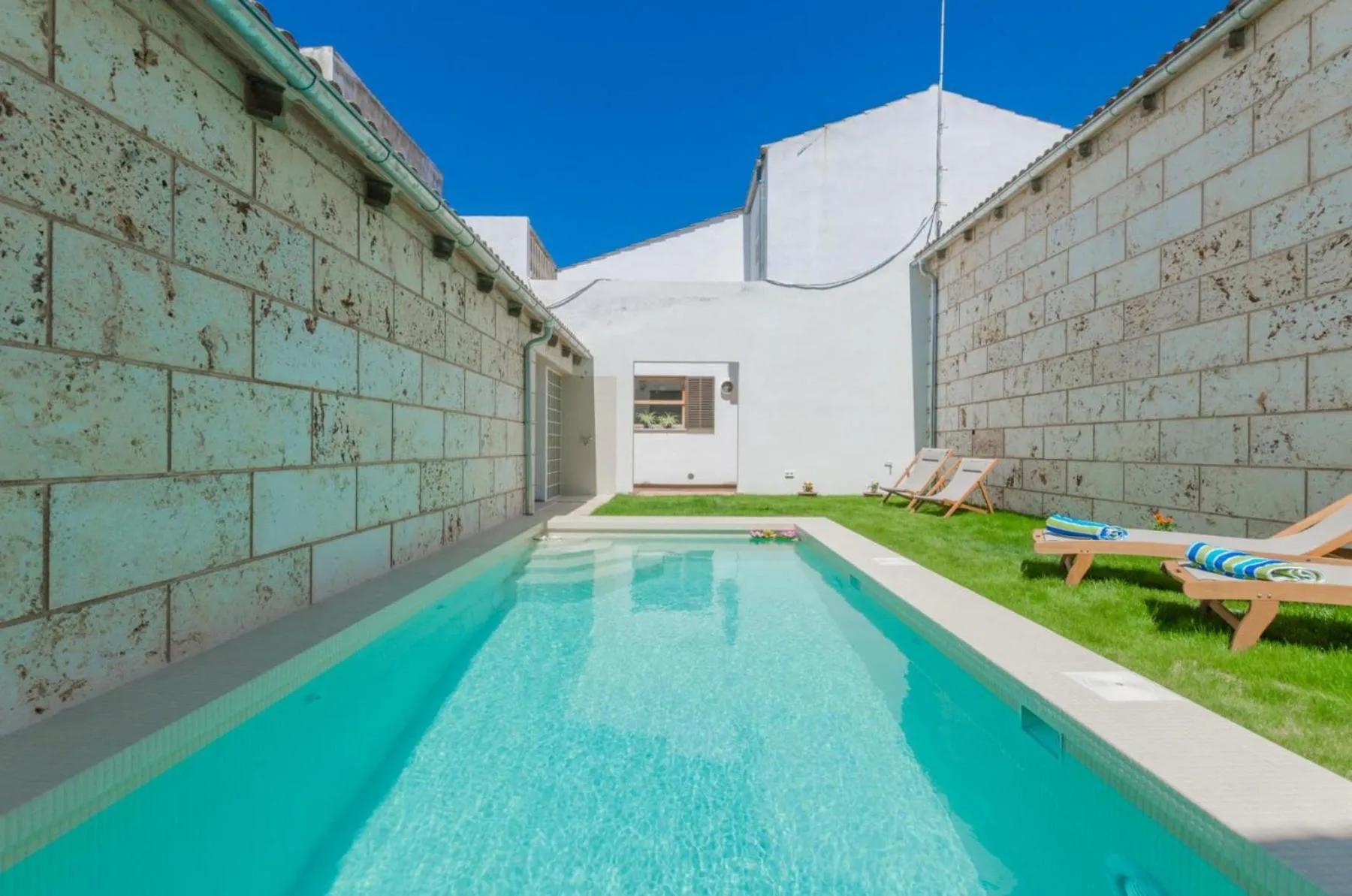 Three-Bedroom House in Can Toni