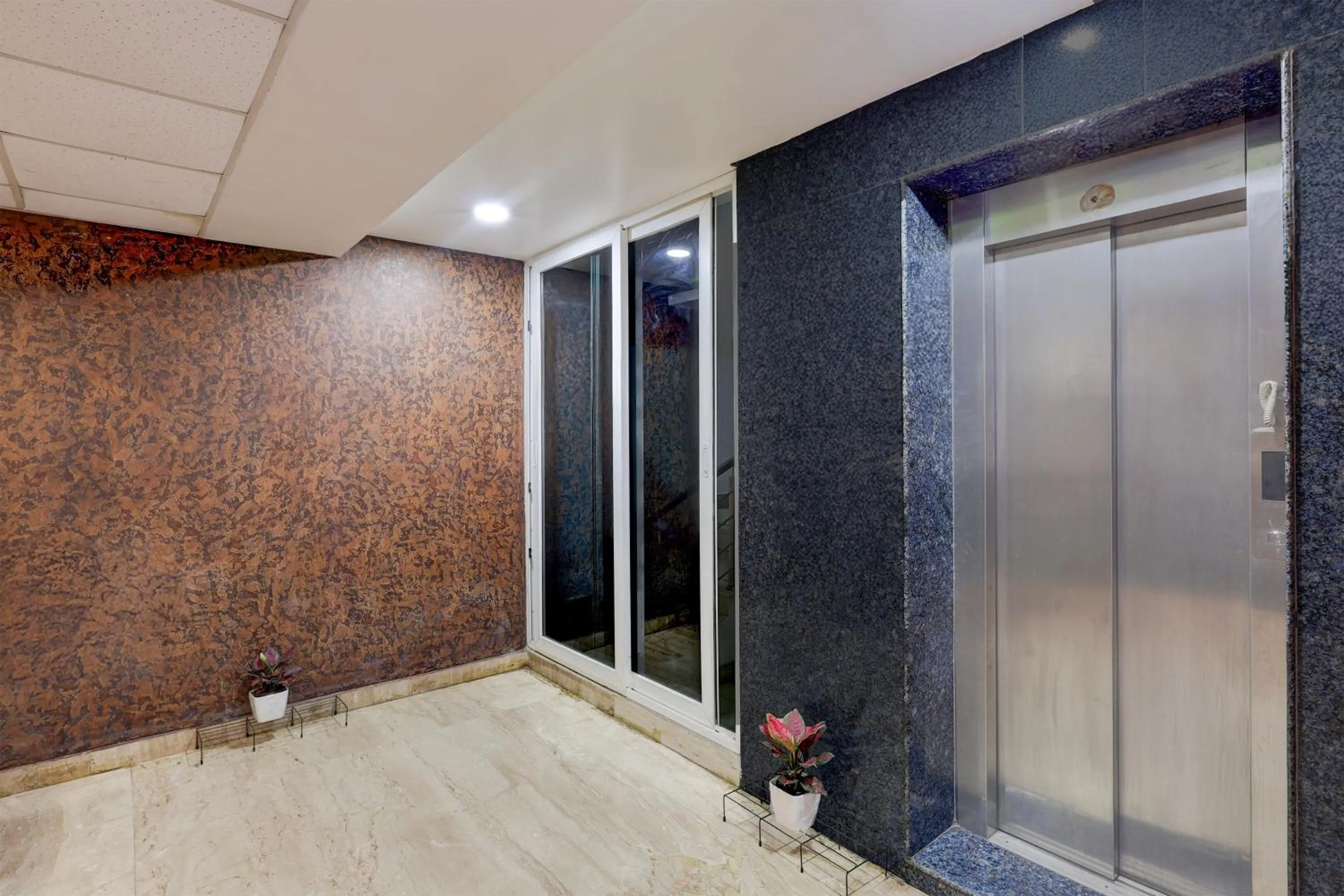 Lobby or reception in Super Townhouse V Hotel