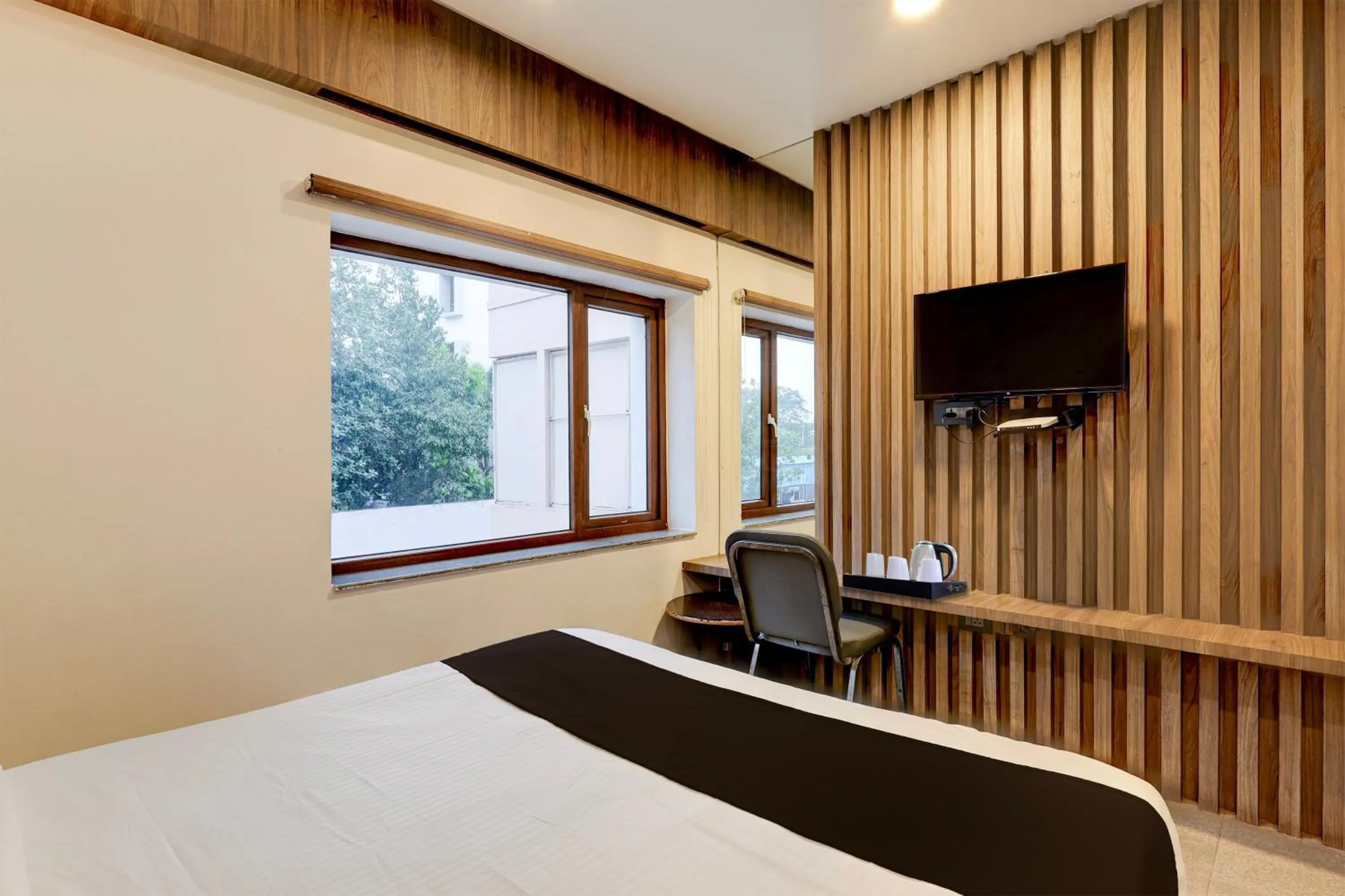 Bedroom, Bed in Super Townhouse V Hotel