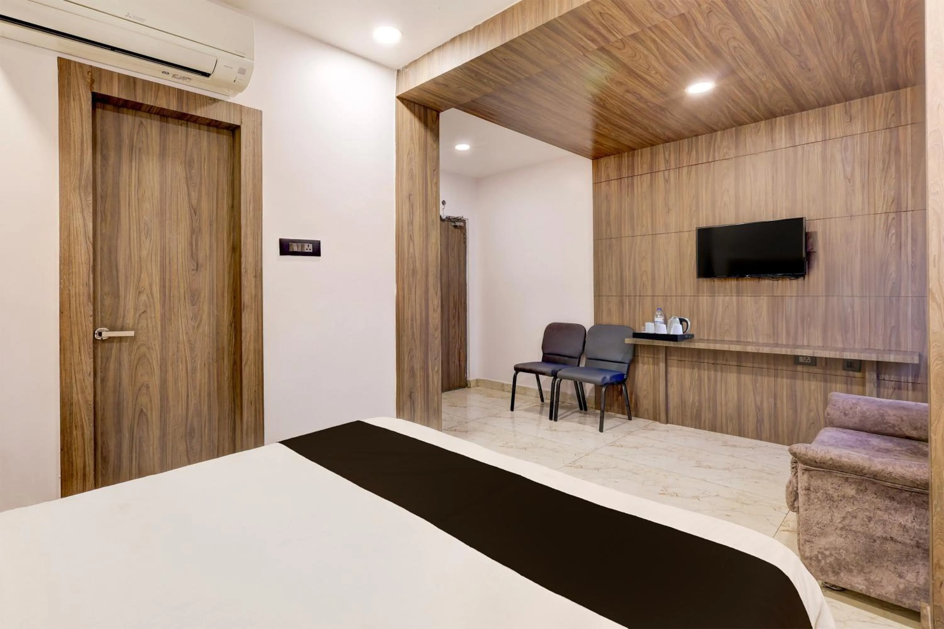 Bedroom, Bed in Super Townhouse V Hotel