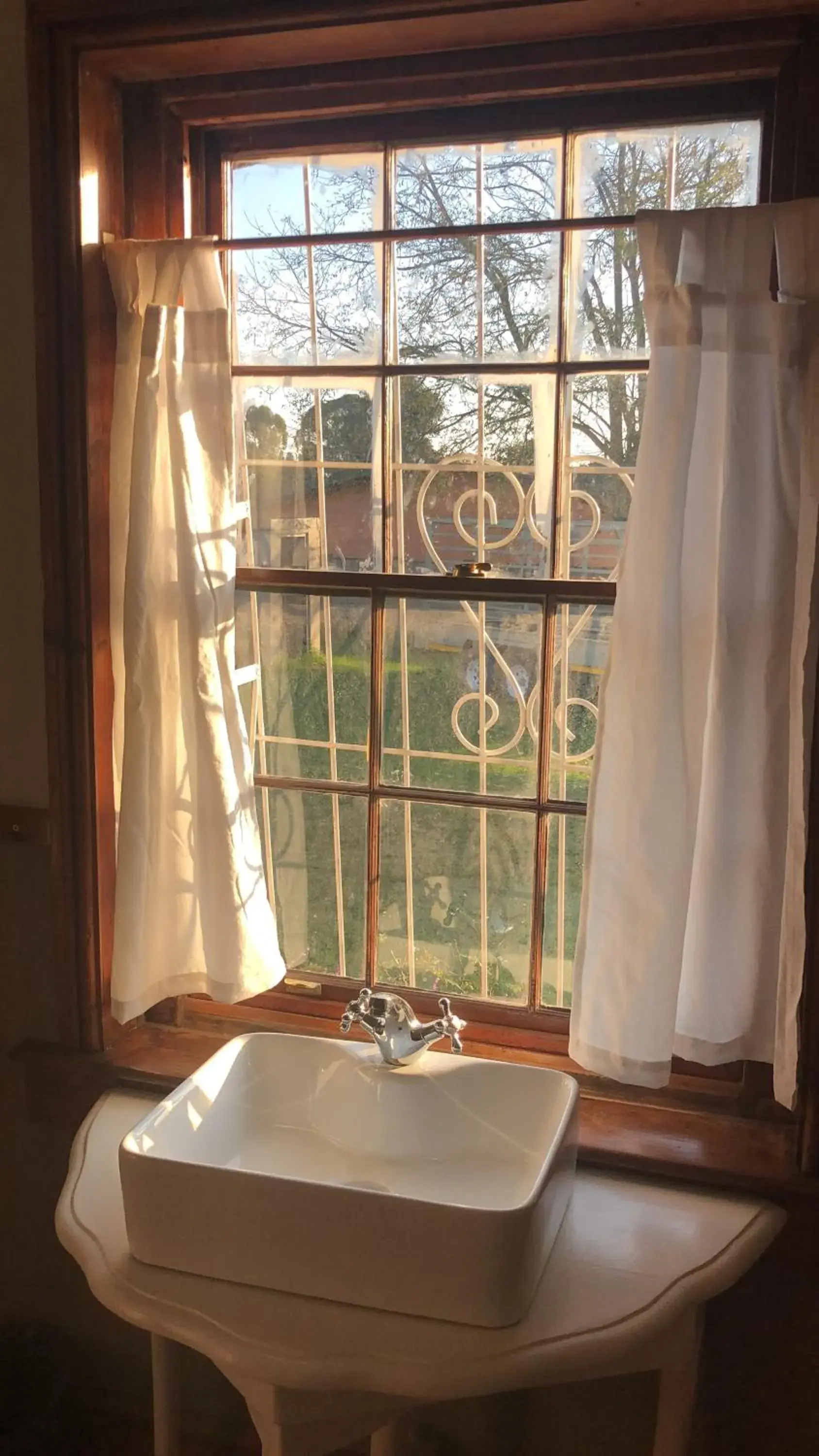 Deluxe Double Room with Bath - single occupancy in Apple and Rose Deluxe Double Room with Bath - single occupancy in Apple and Rose