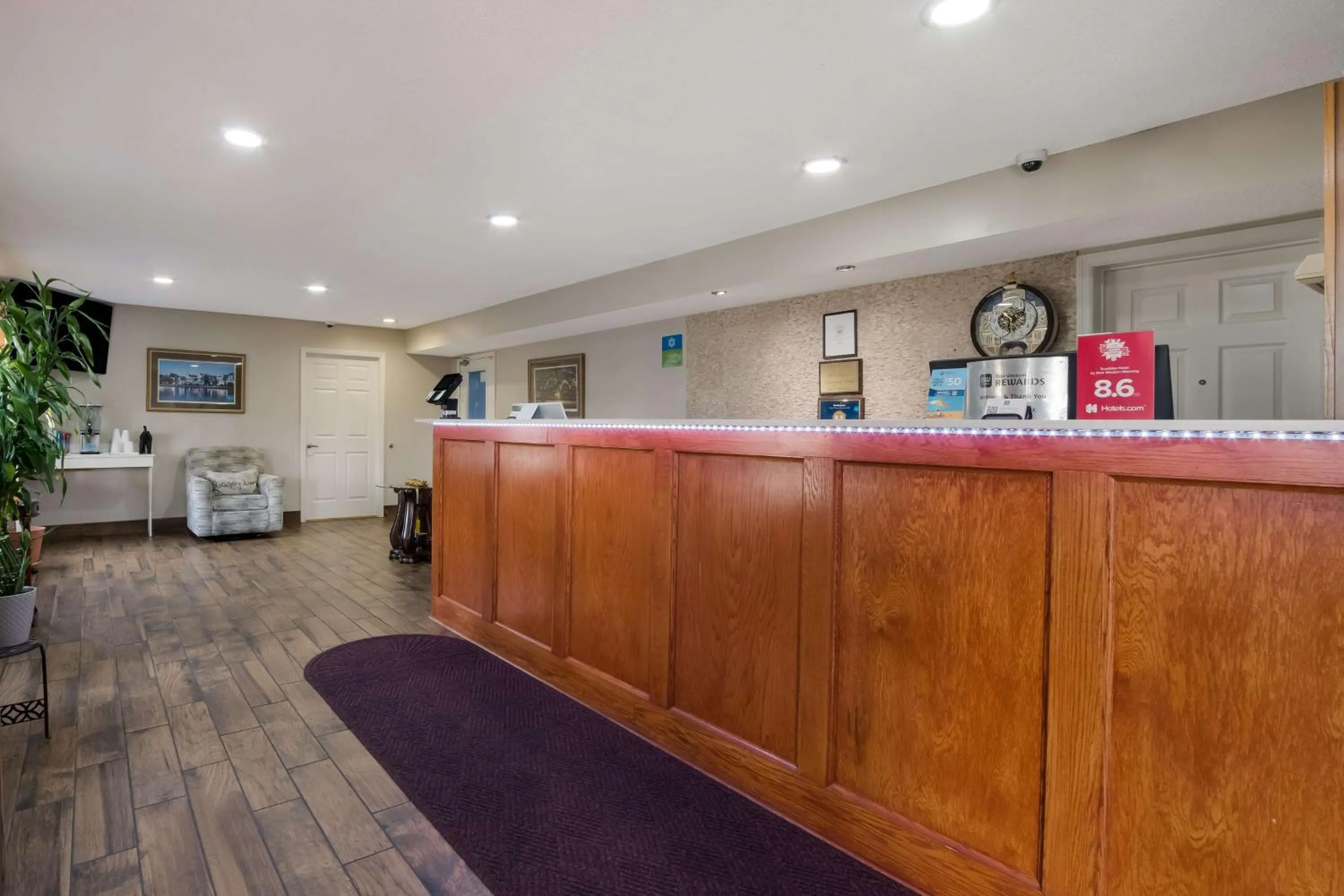 Lobby or reception in SureStay Hotel by Best Western Manning