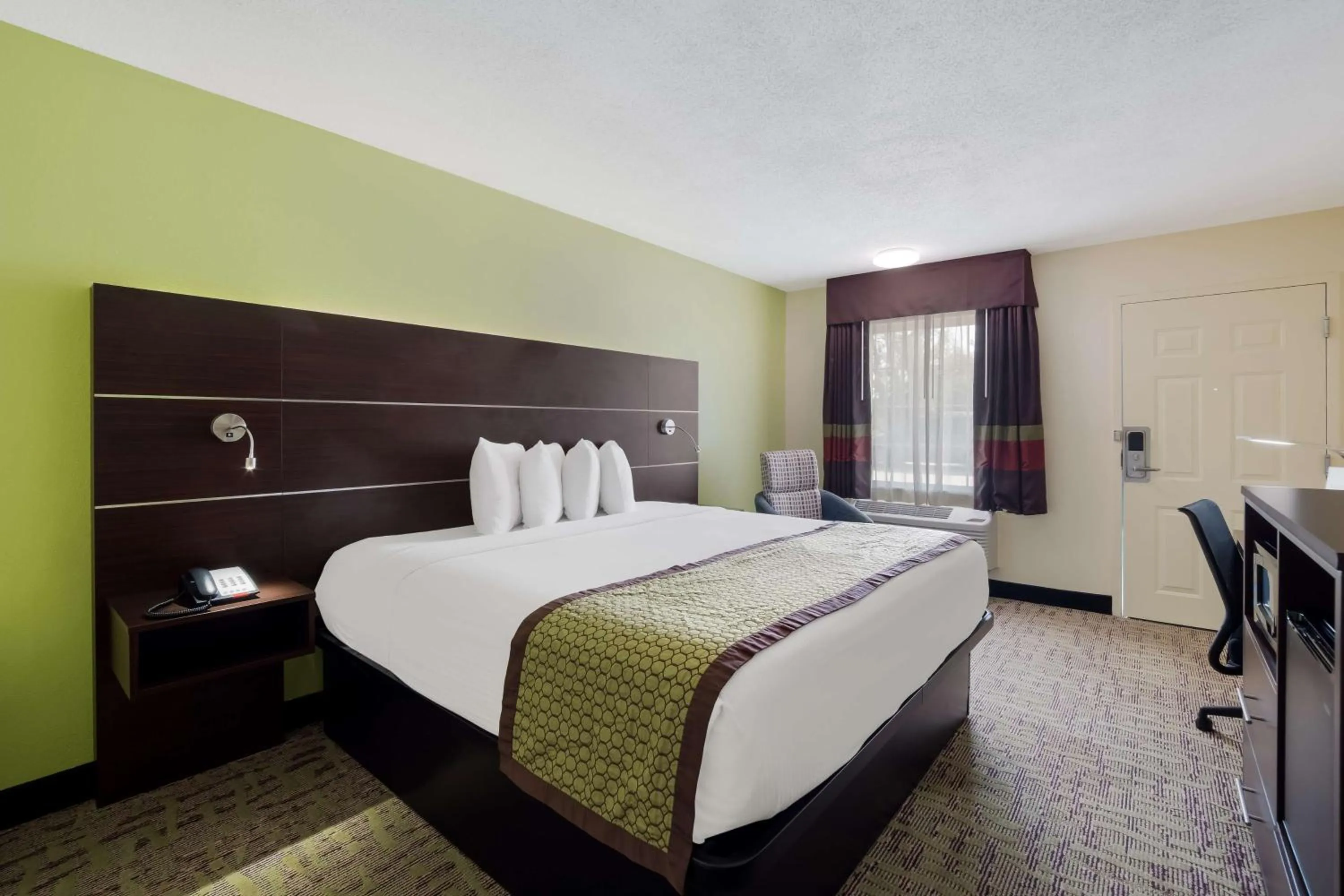 Bedroom, Bed in SureStay Hotel by Best Western Manning