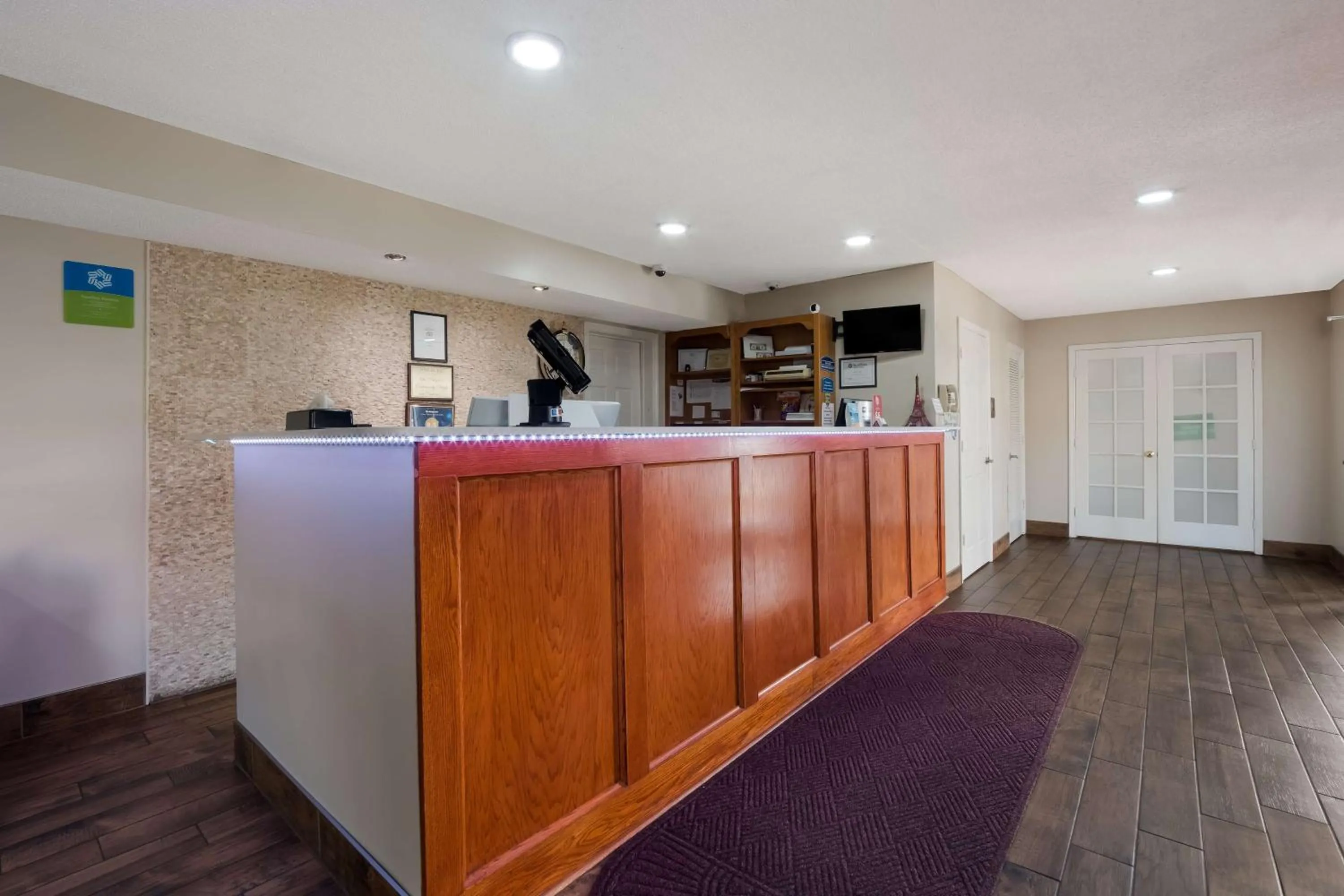 Lobby or reception in SureStay Hotel by Best Western Manning