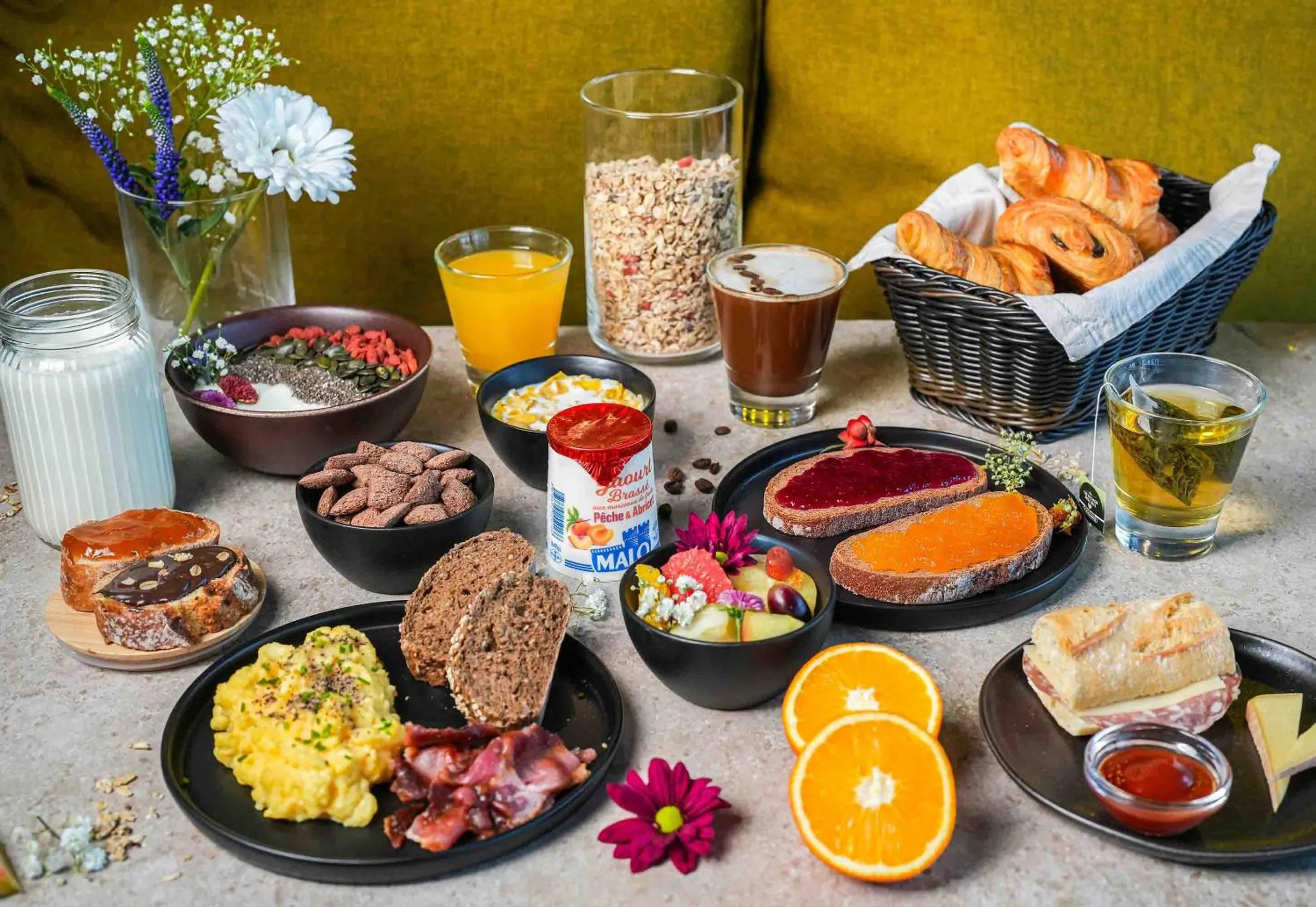 Breakfast in B&B HOTEL Igny Palaiseau