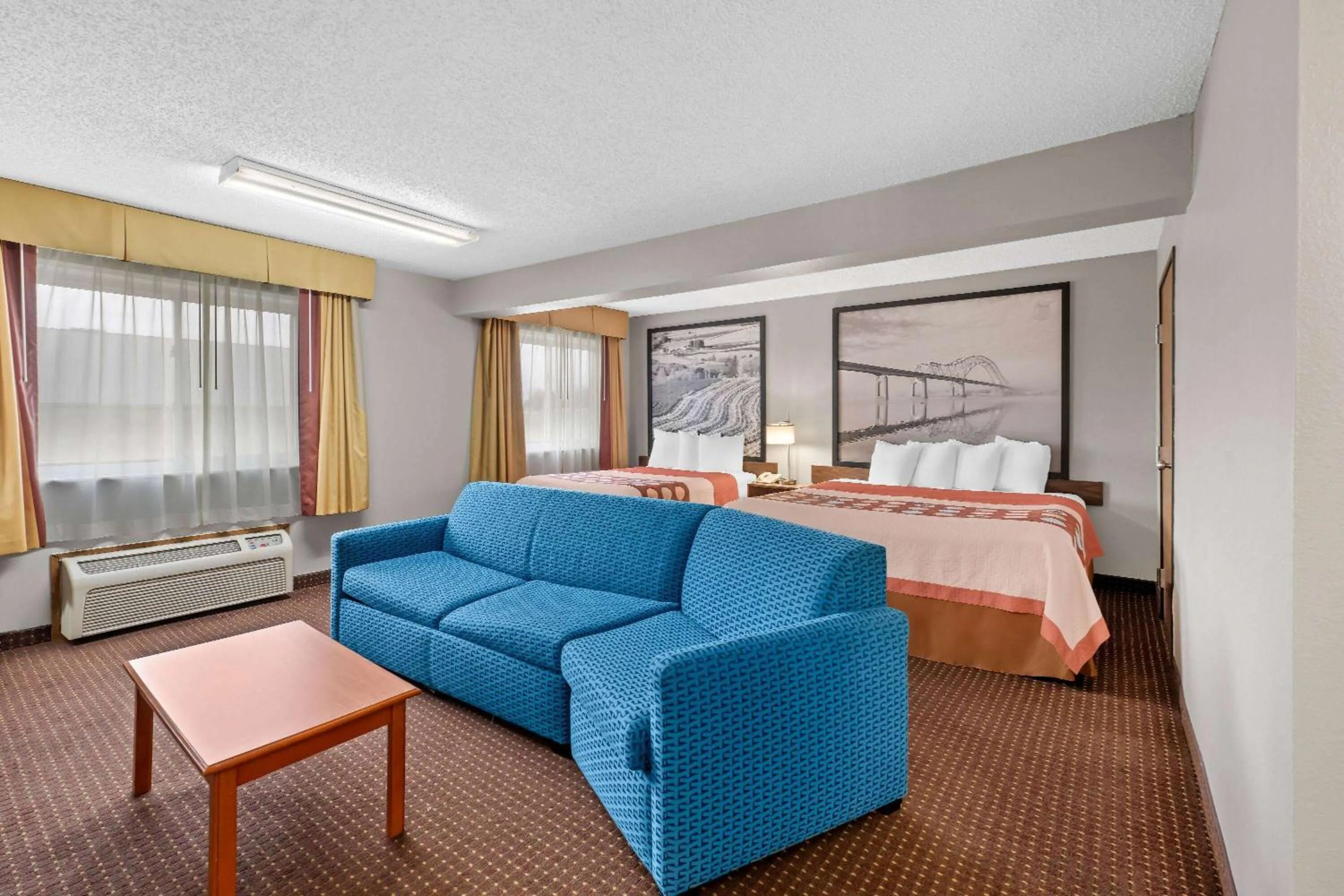 Photo of the whole room, Bed in Super 8 by Wyndham Waverly