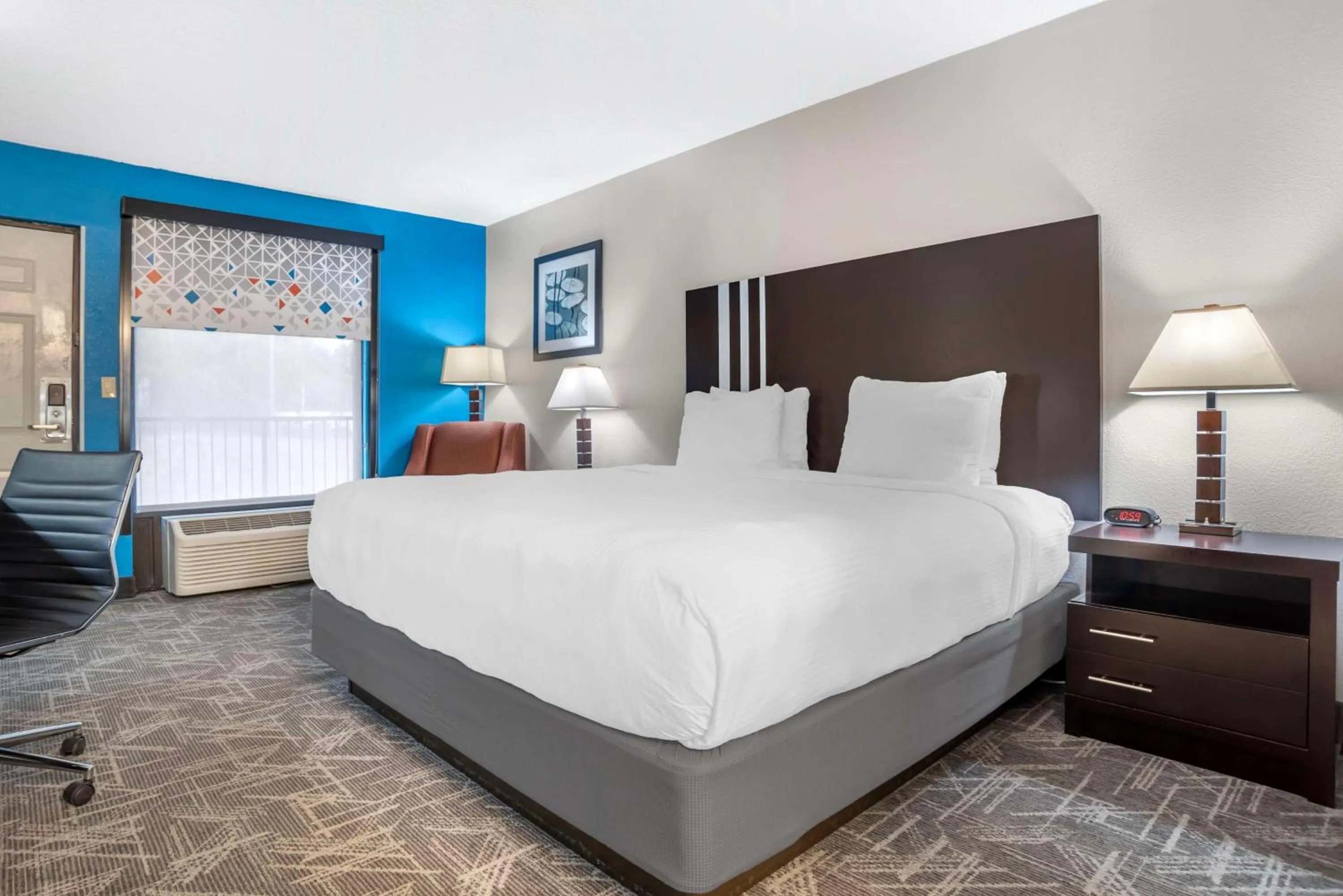 Bedroom, Bed in Best Western Andalusia Inn