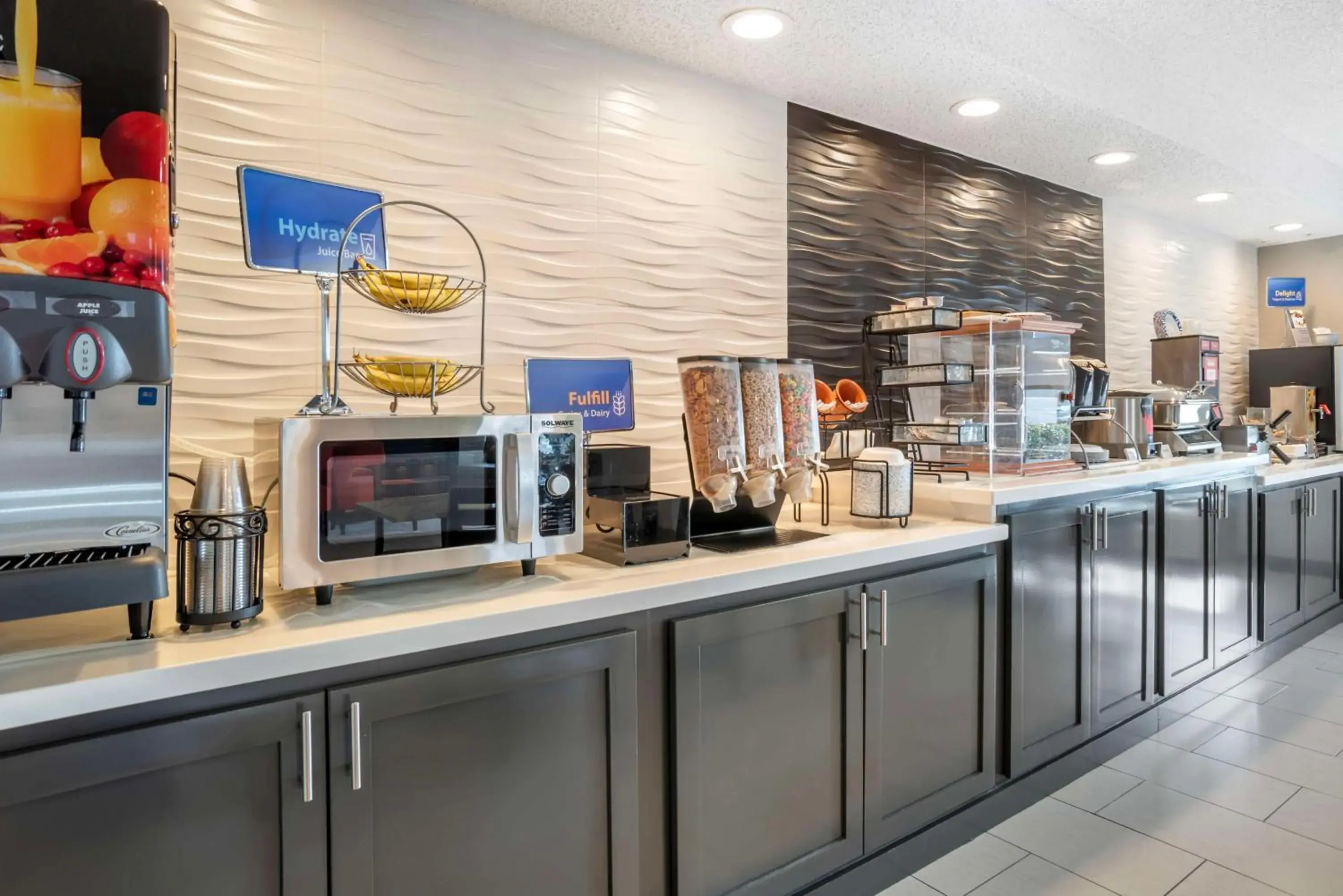 Breakfast in Best Western Andalusia Inn Breakfast in Best Western Andalusia Inn