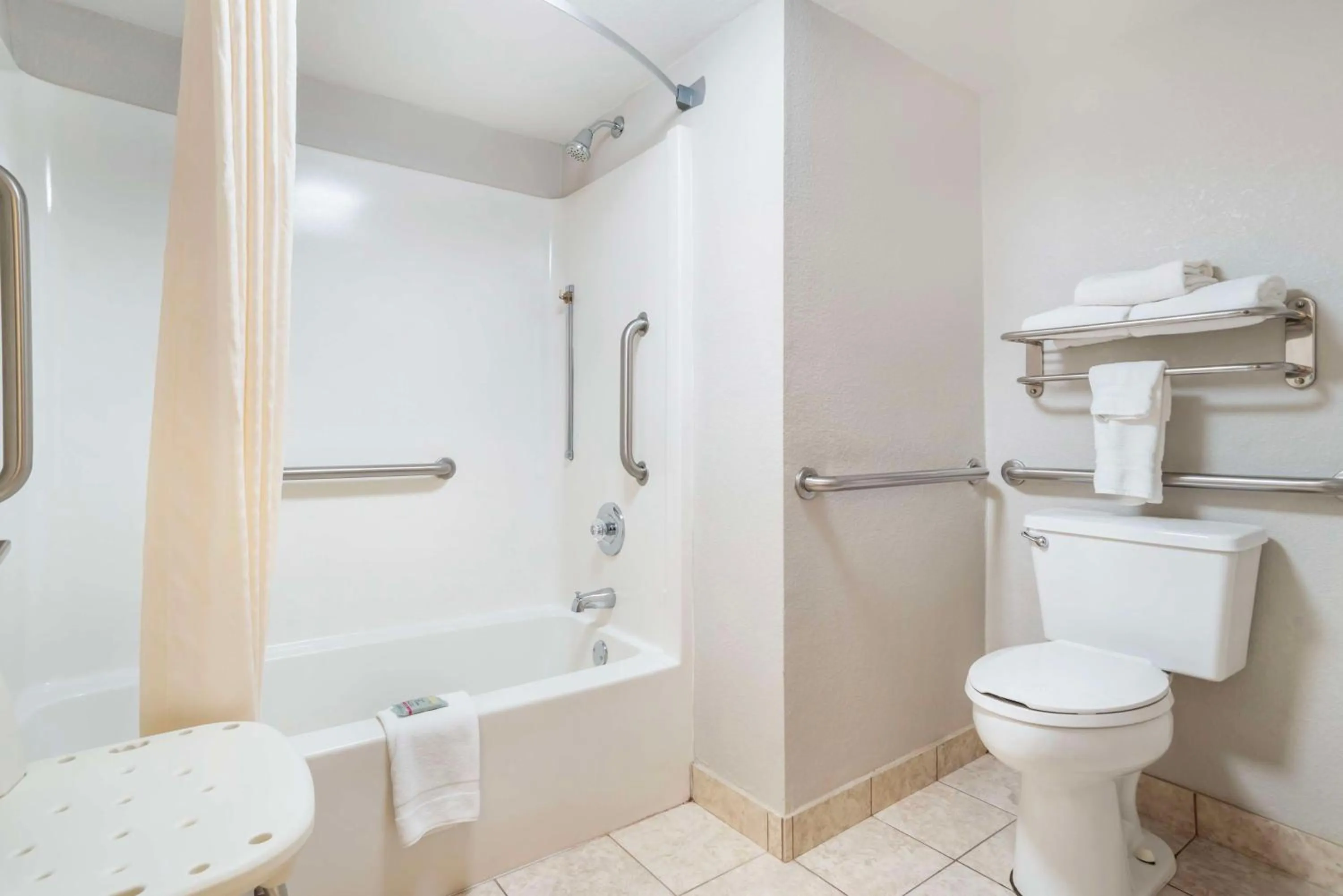 Bathroom in Best Western Andalusia Inn